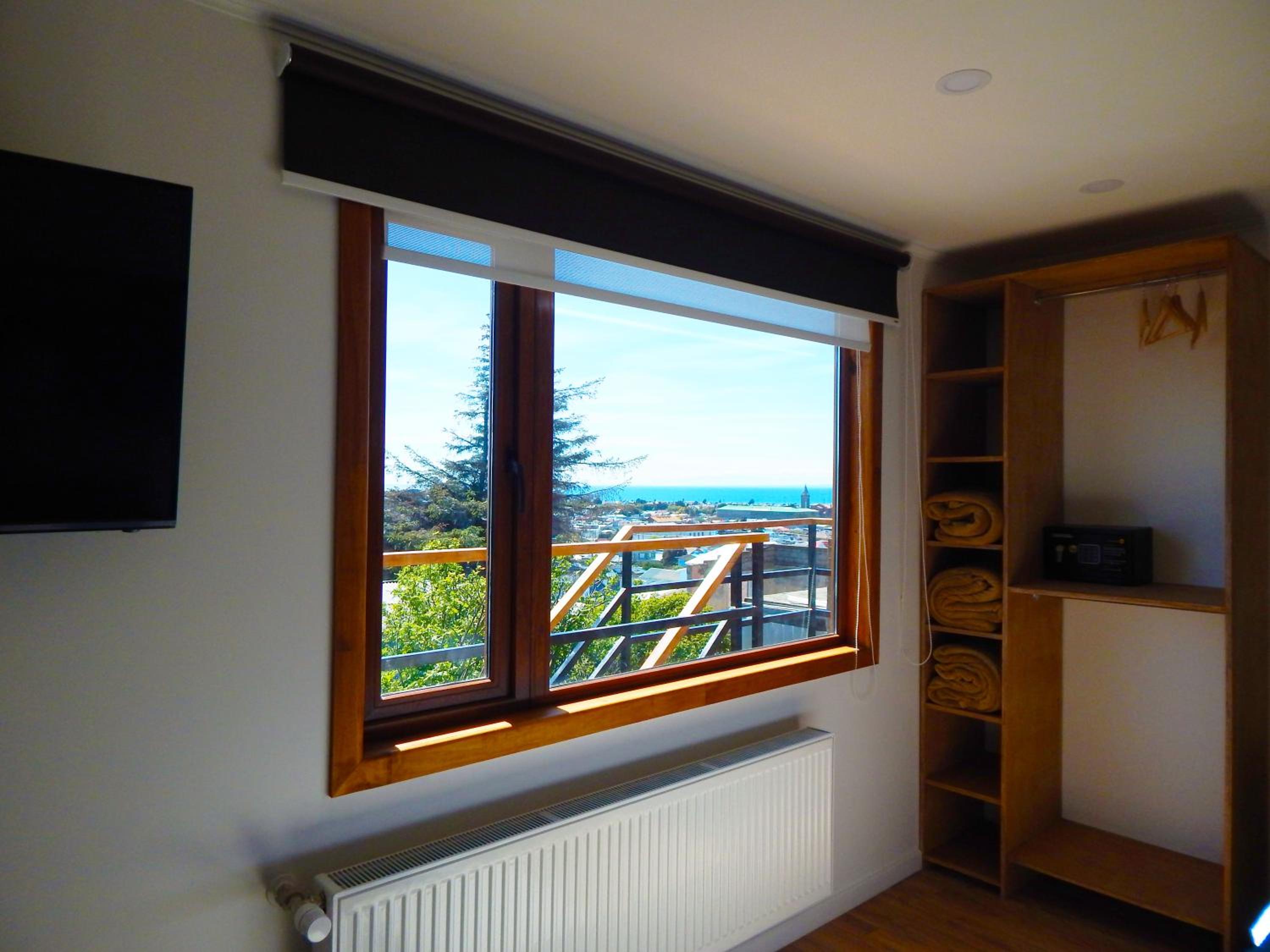 Triple Room with Private Bathroom and Sea View photo 3