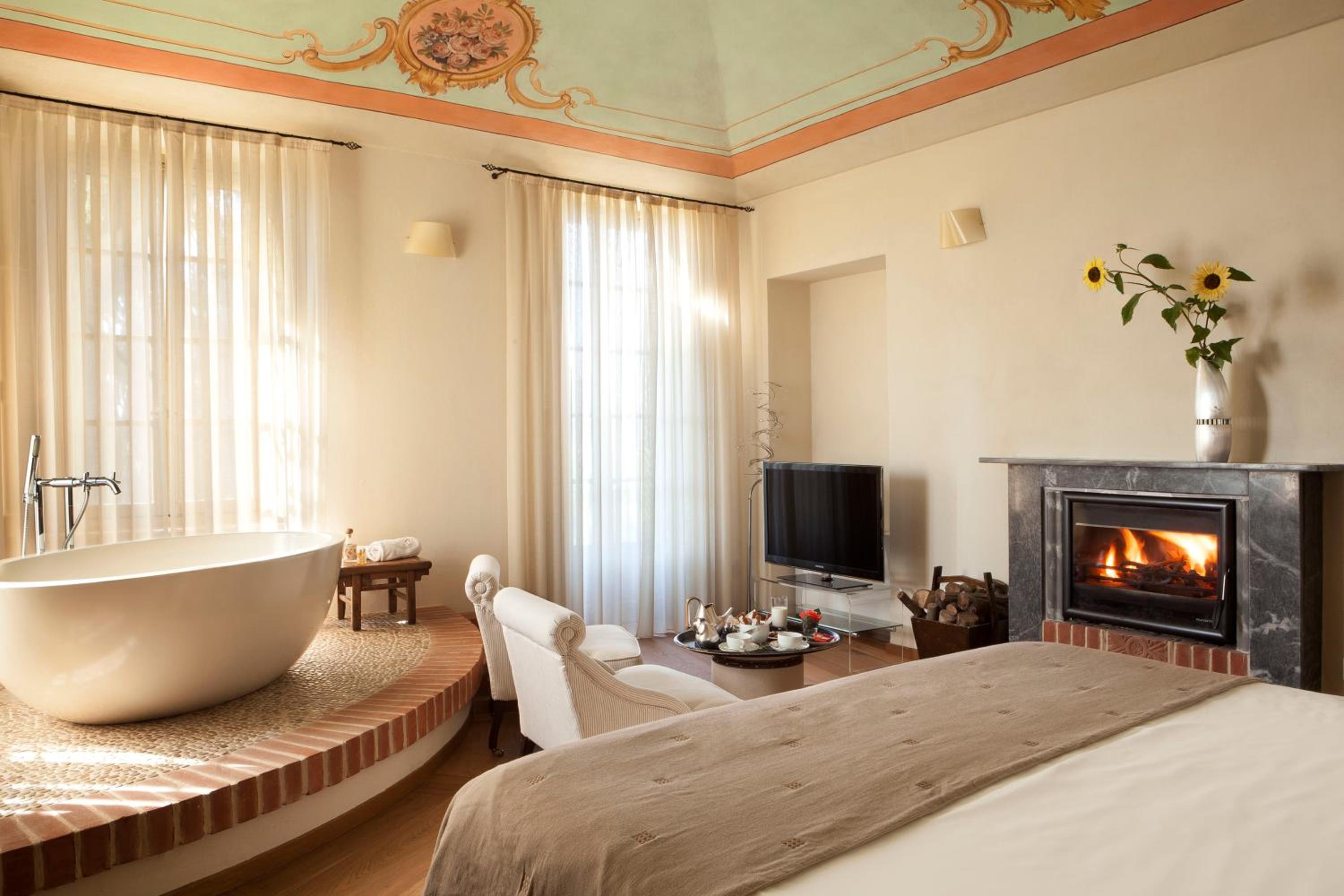 Suite - Photo 5