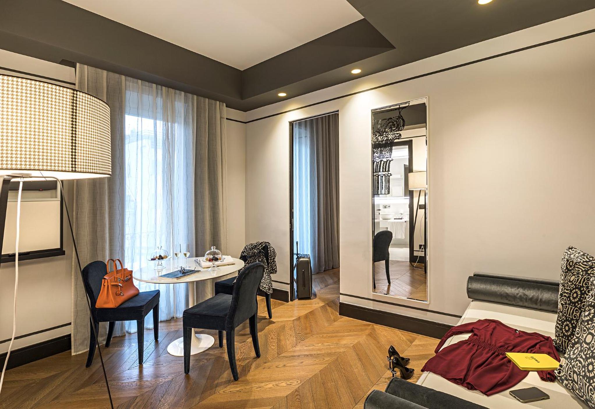 Luxury Suite photo 2