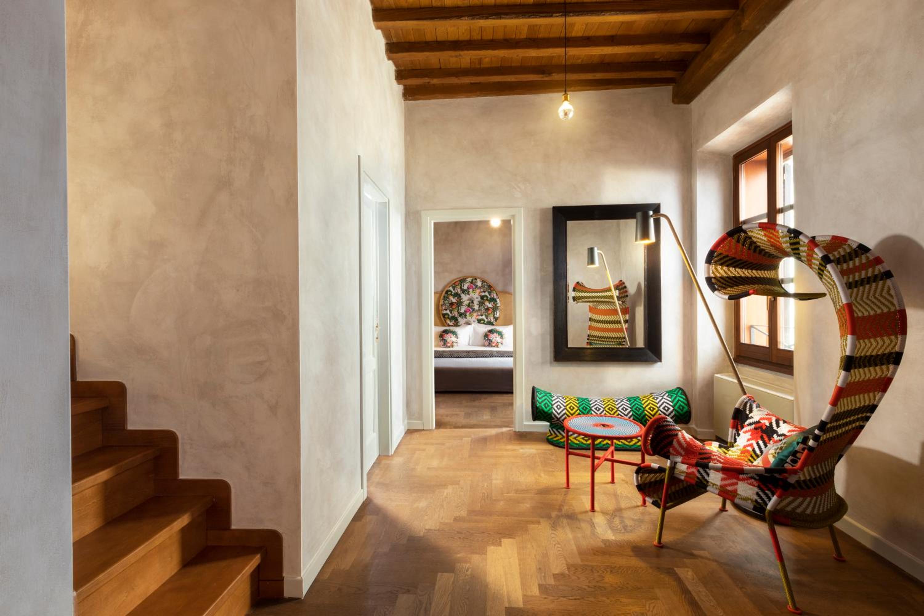 Family Suite with Courtyard View photo 3