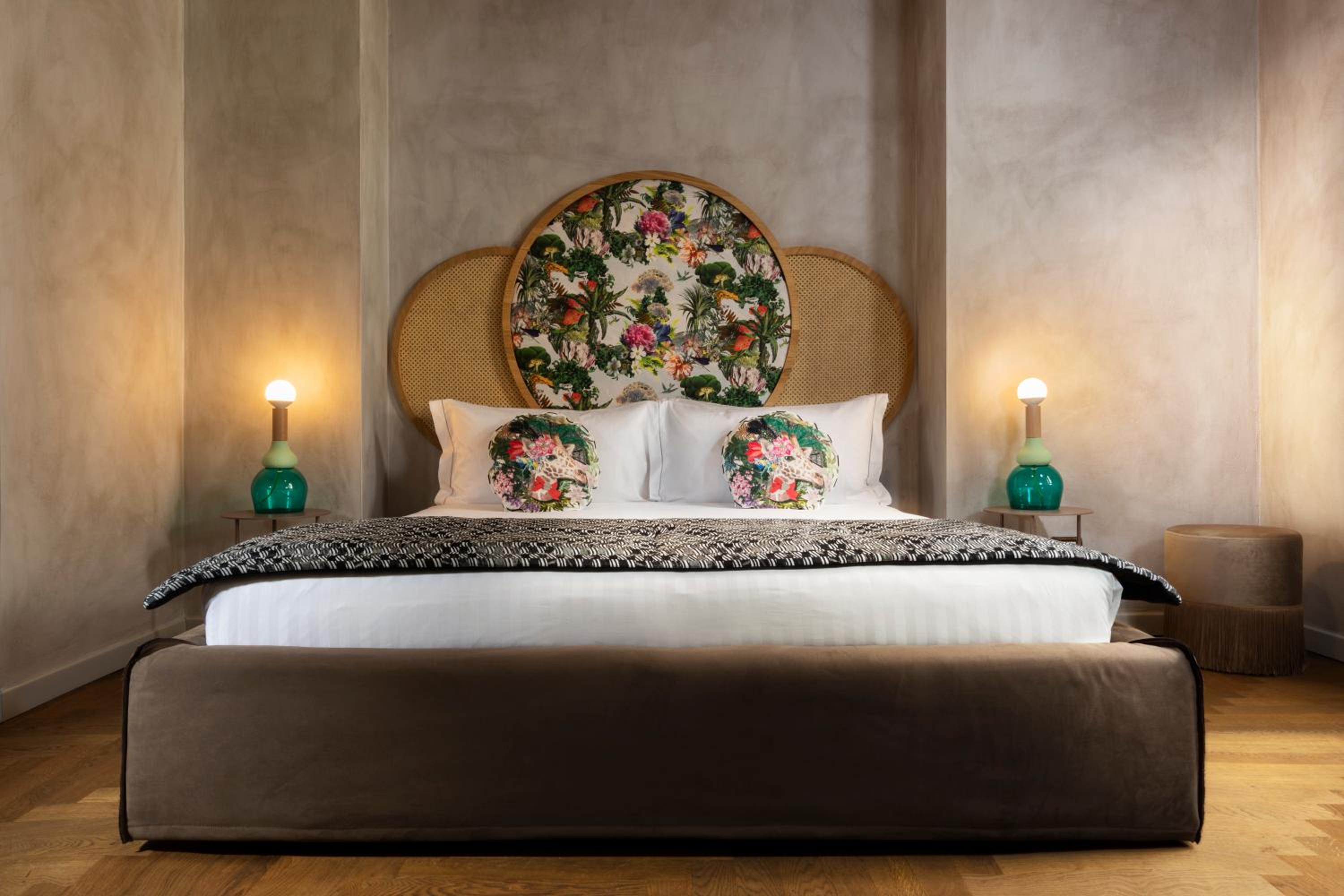 Family Suite with Courtyard View photo 1