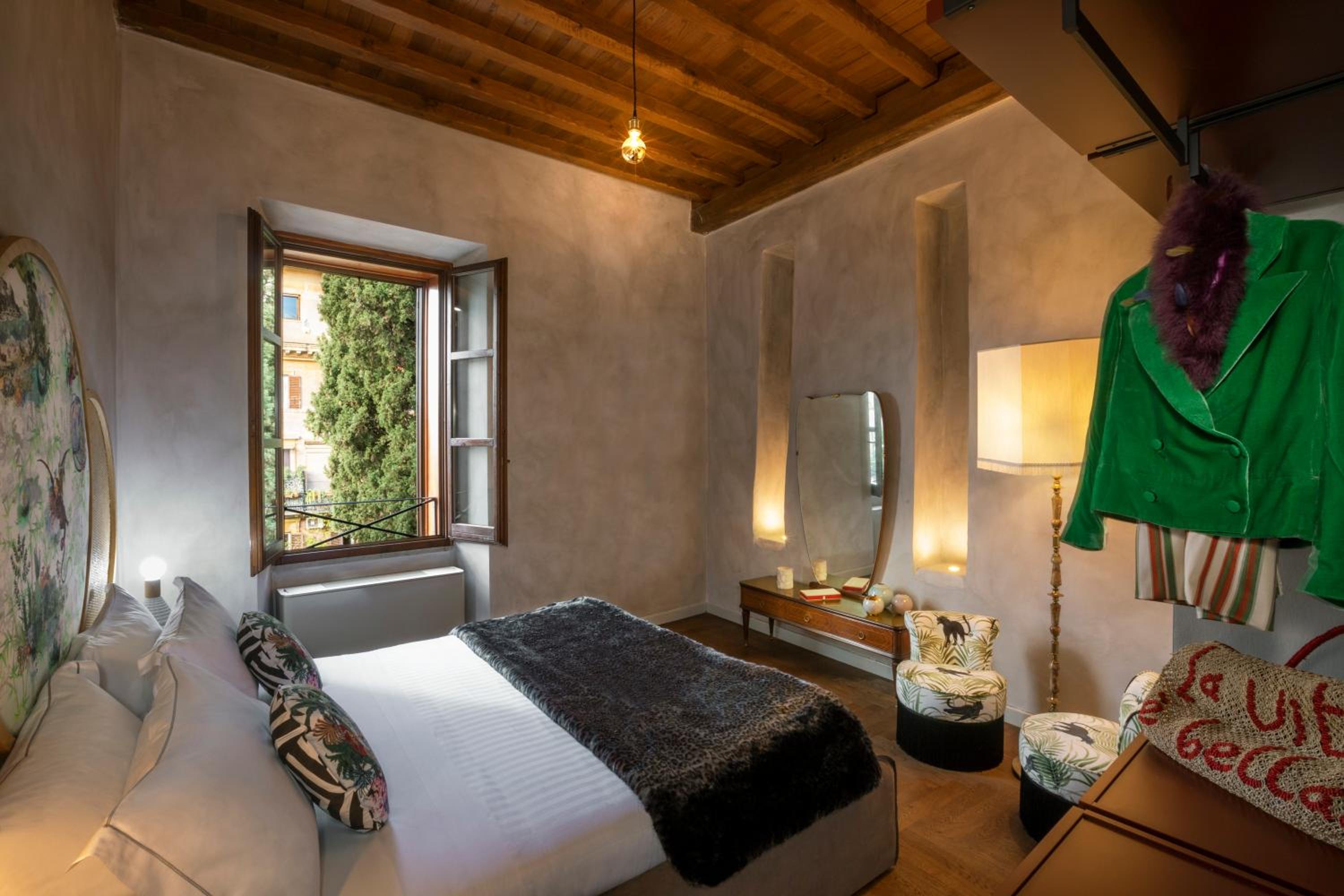 Grand Suite with Forum View photo 2