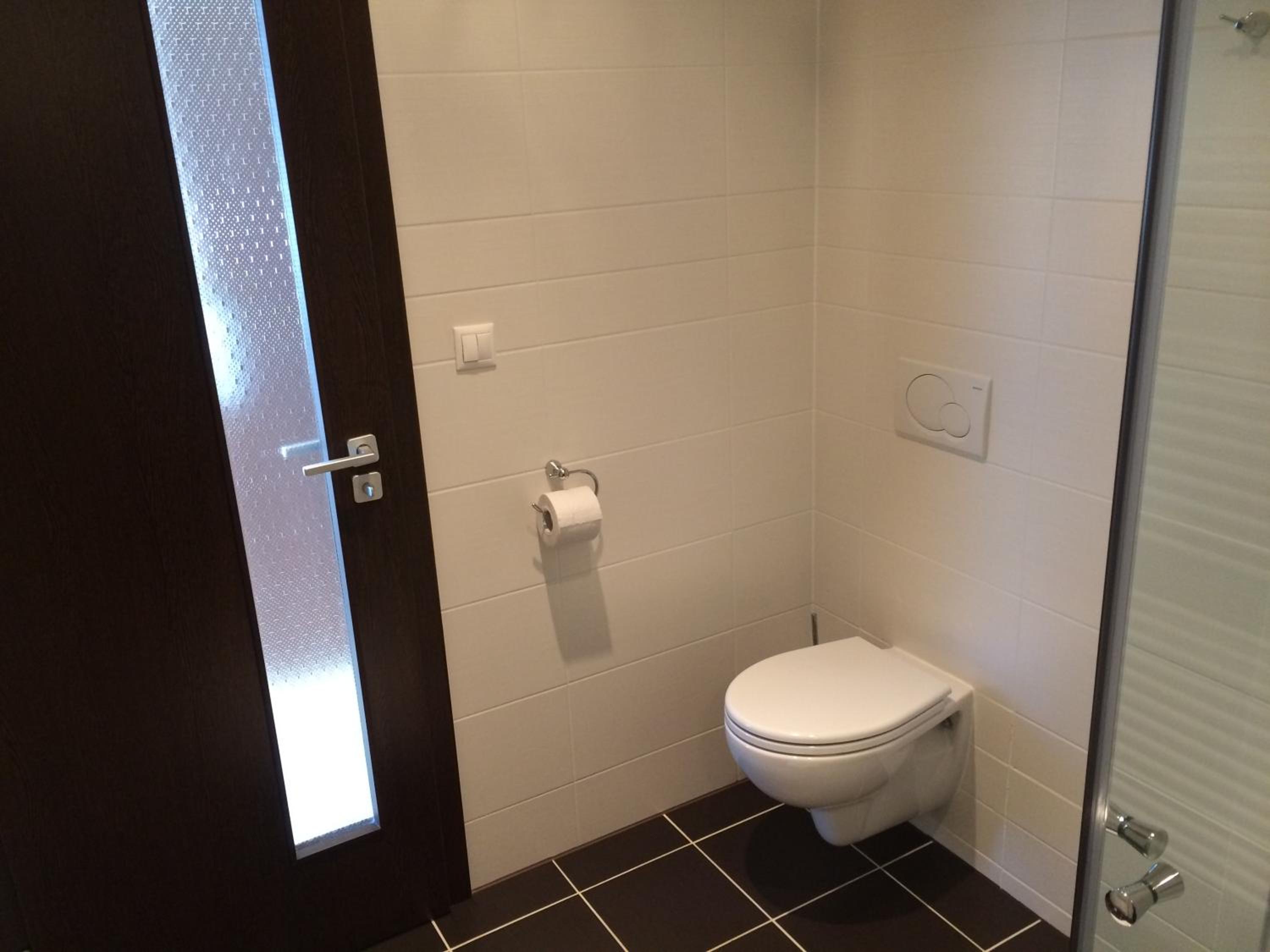 One-Bedroom Apartment - Photo 15