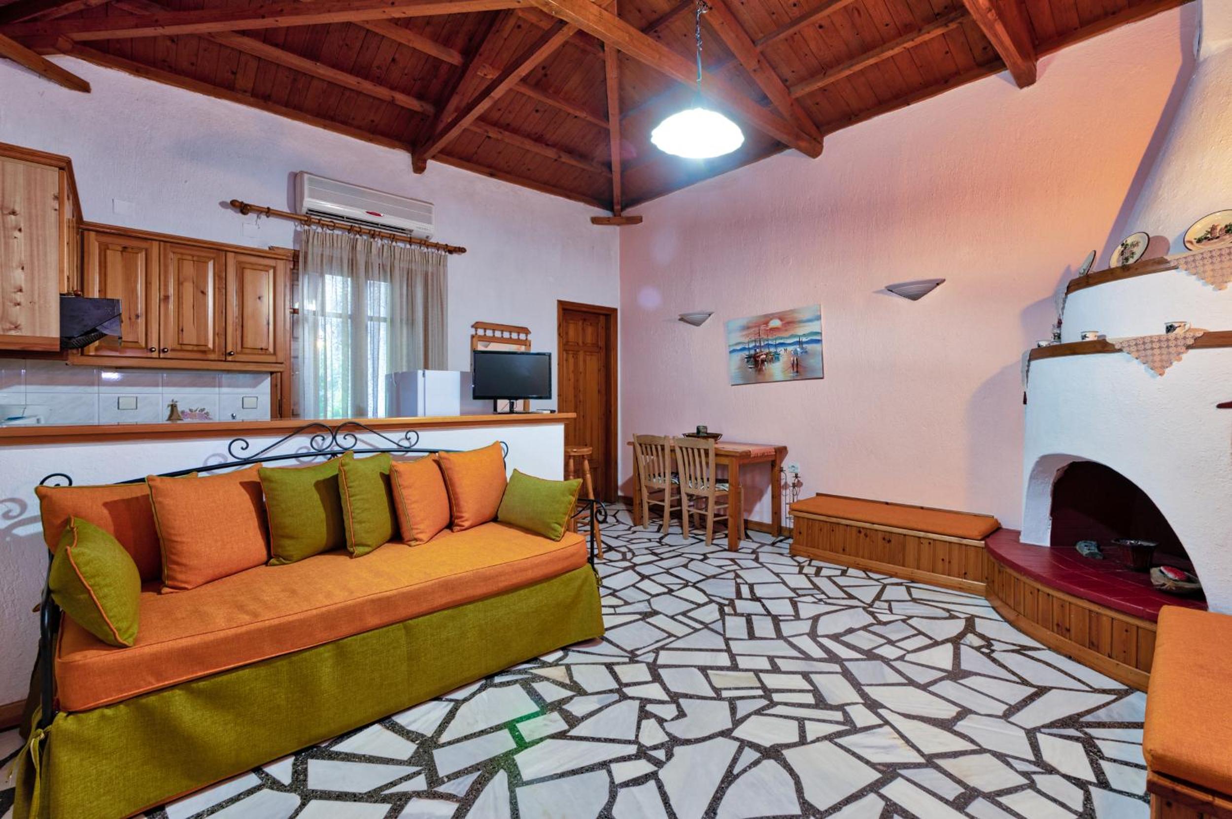 Traditional Bungalow (4 Adults)