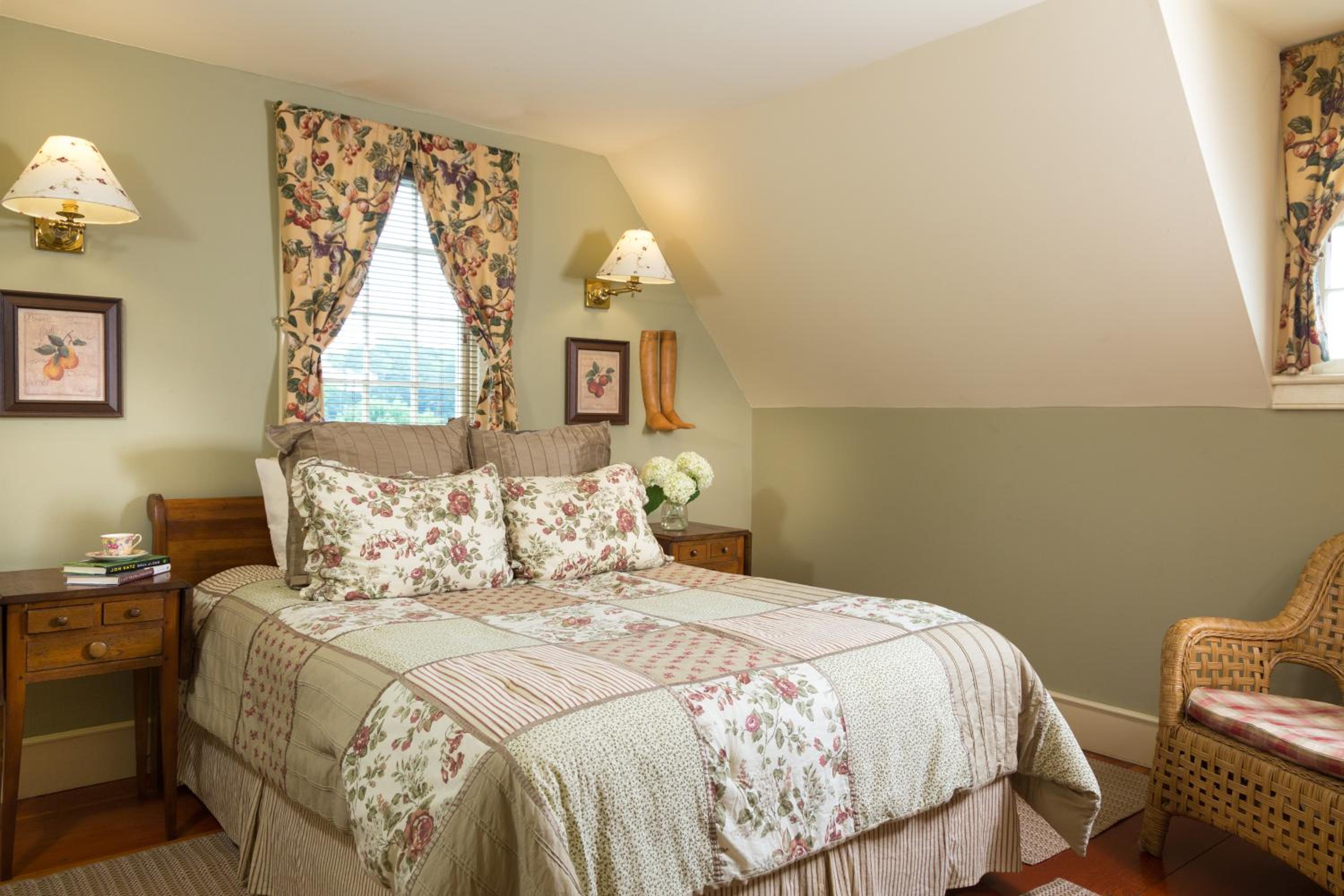 Queen Suite With Spa Bath