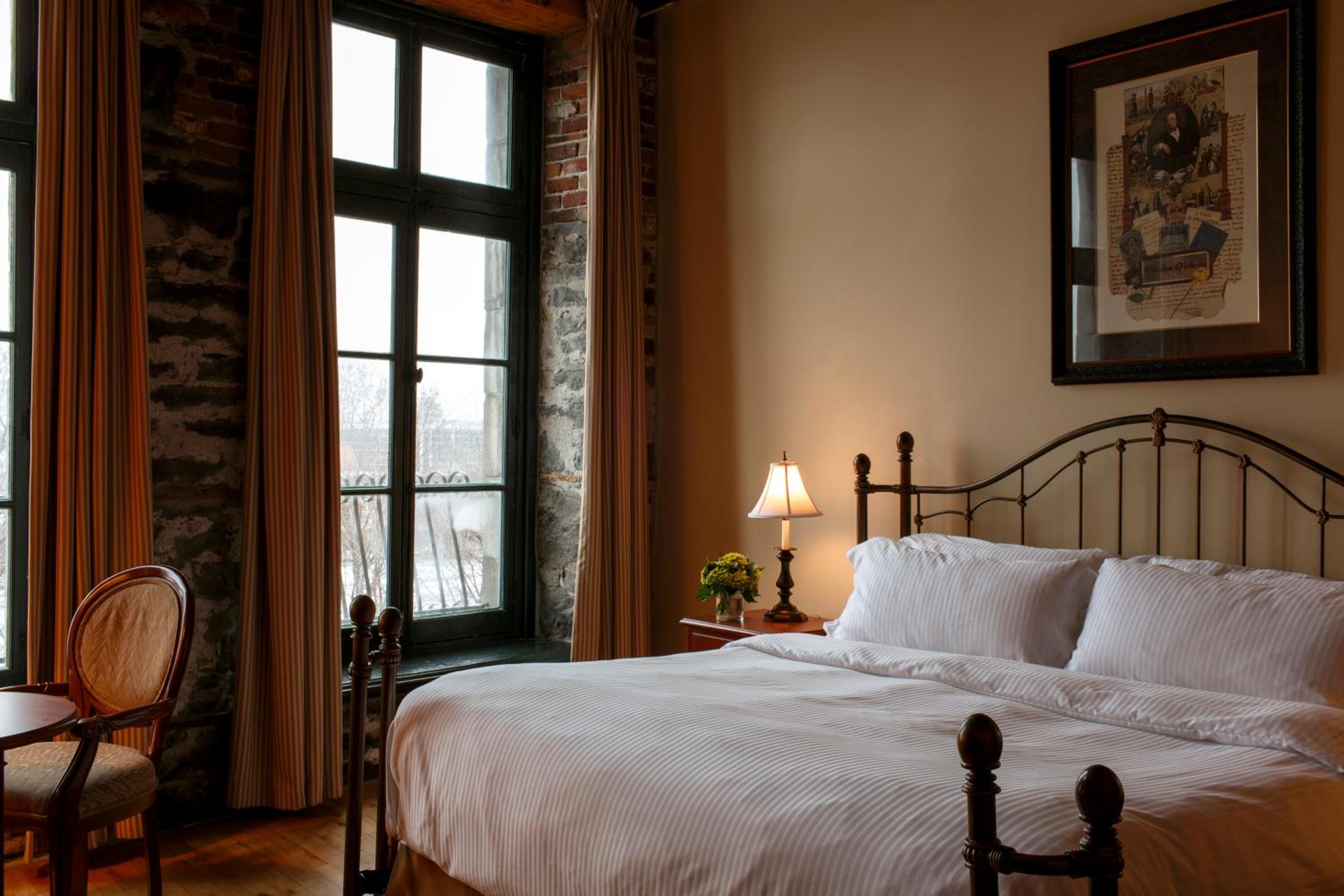 Premier King Room with St. Paul Street View