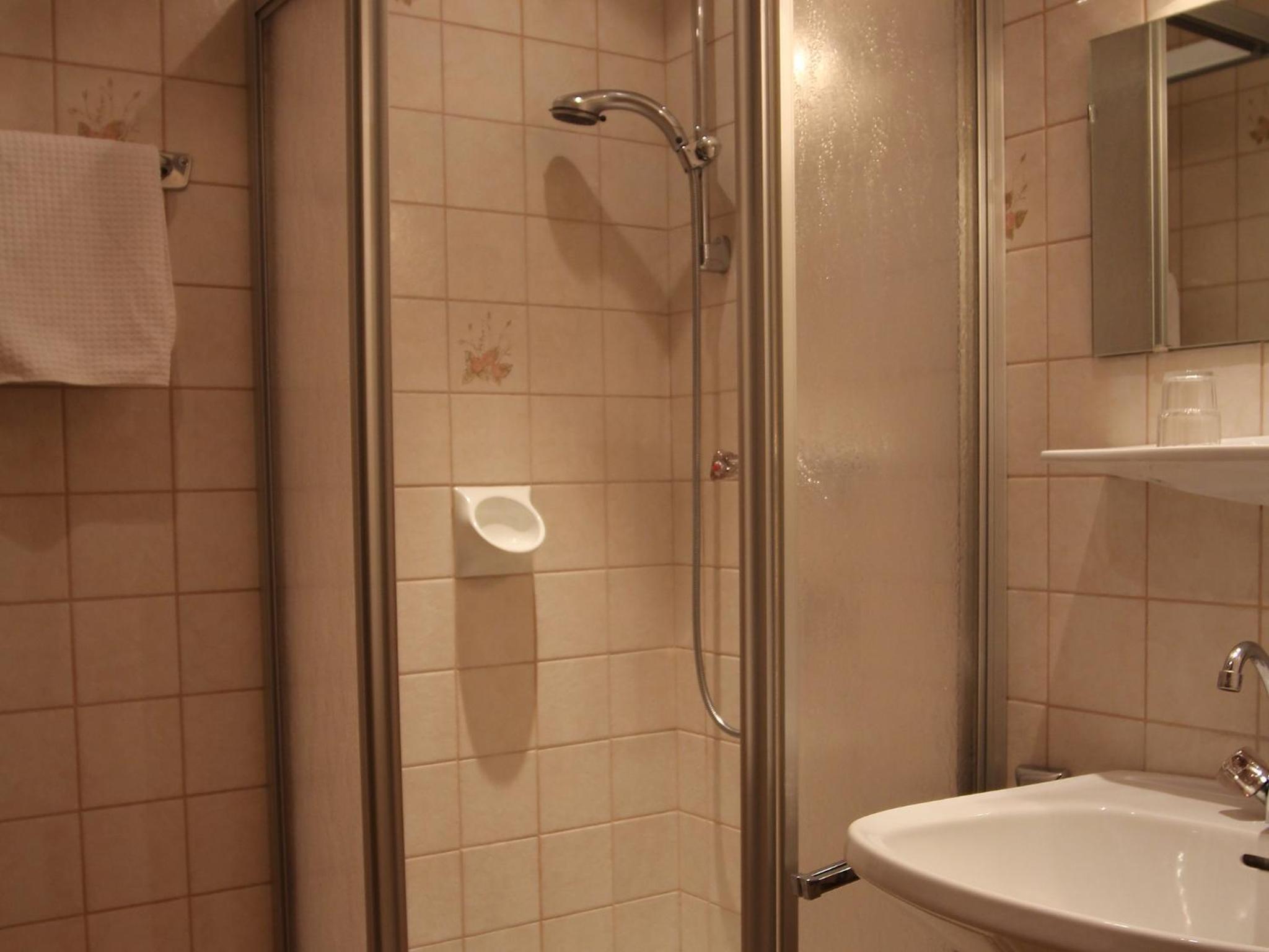 Large Single Room photo 3