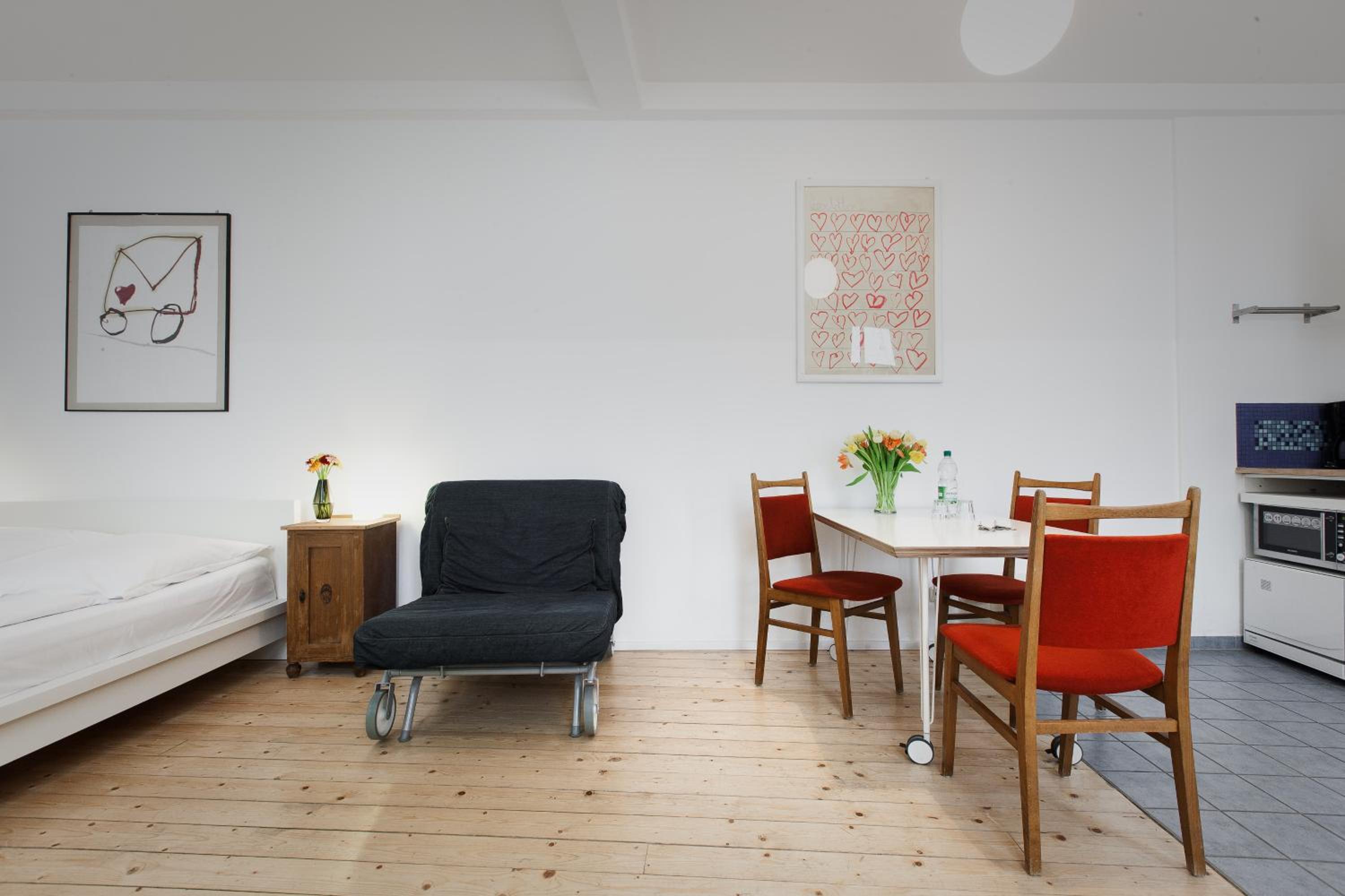 Studio Apartment photo 1