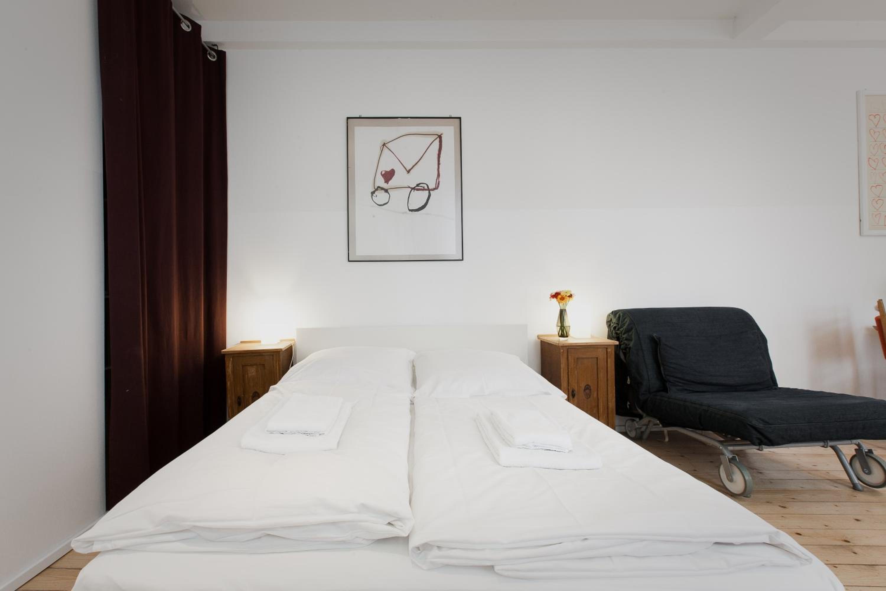 Studio Apartment photo 3
