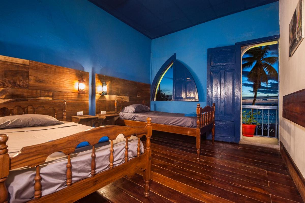Standard Triple Room with Sea View photo 3
