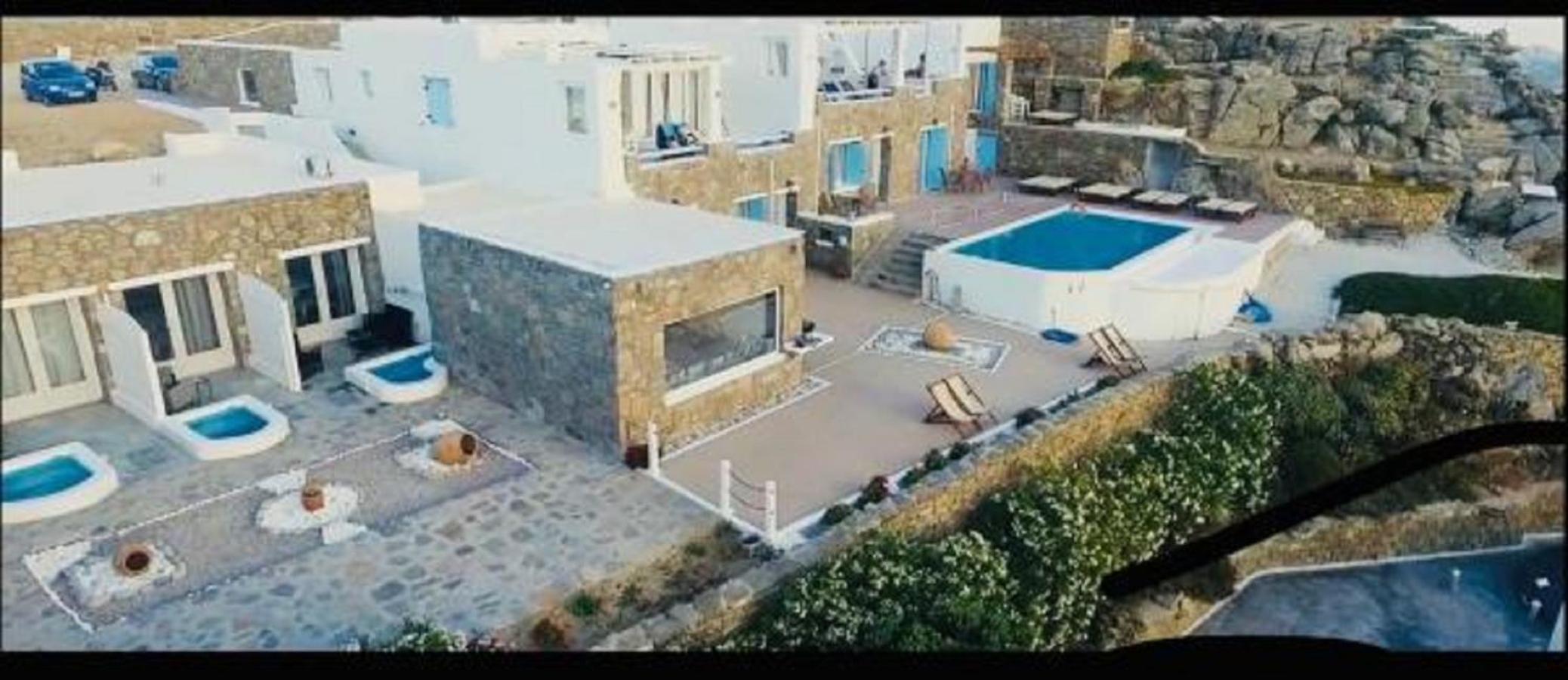 One-Bedroom Apartment with Sea View photo 3