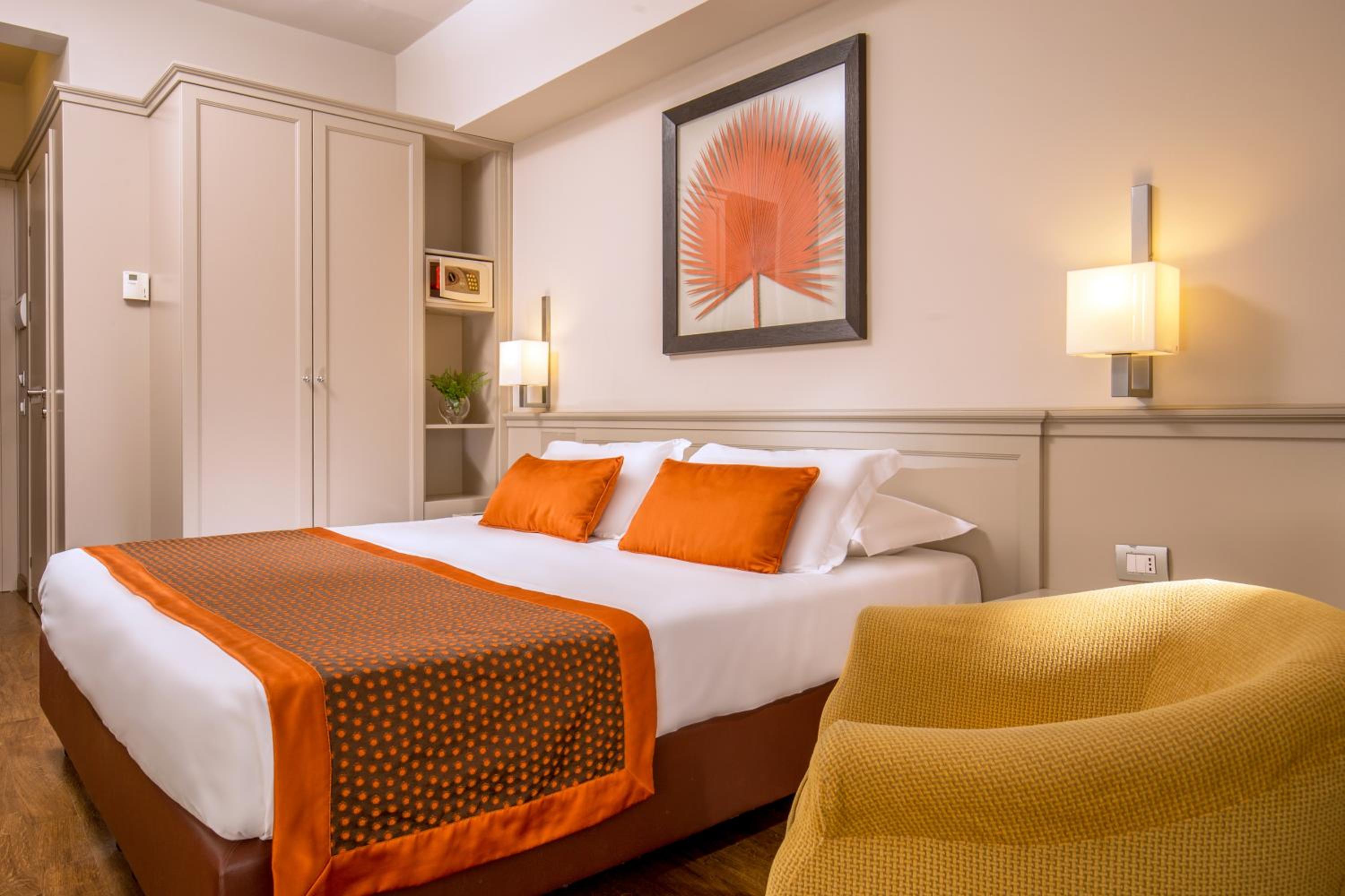 Double Room thumbnail 6