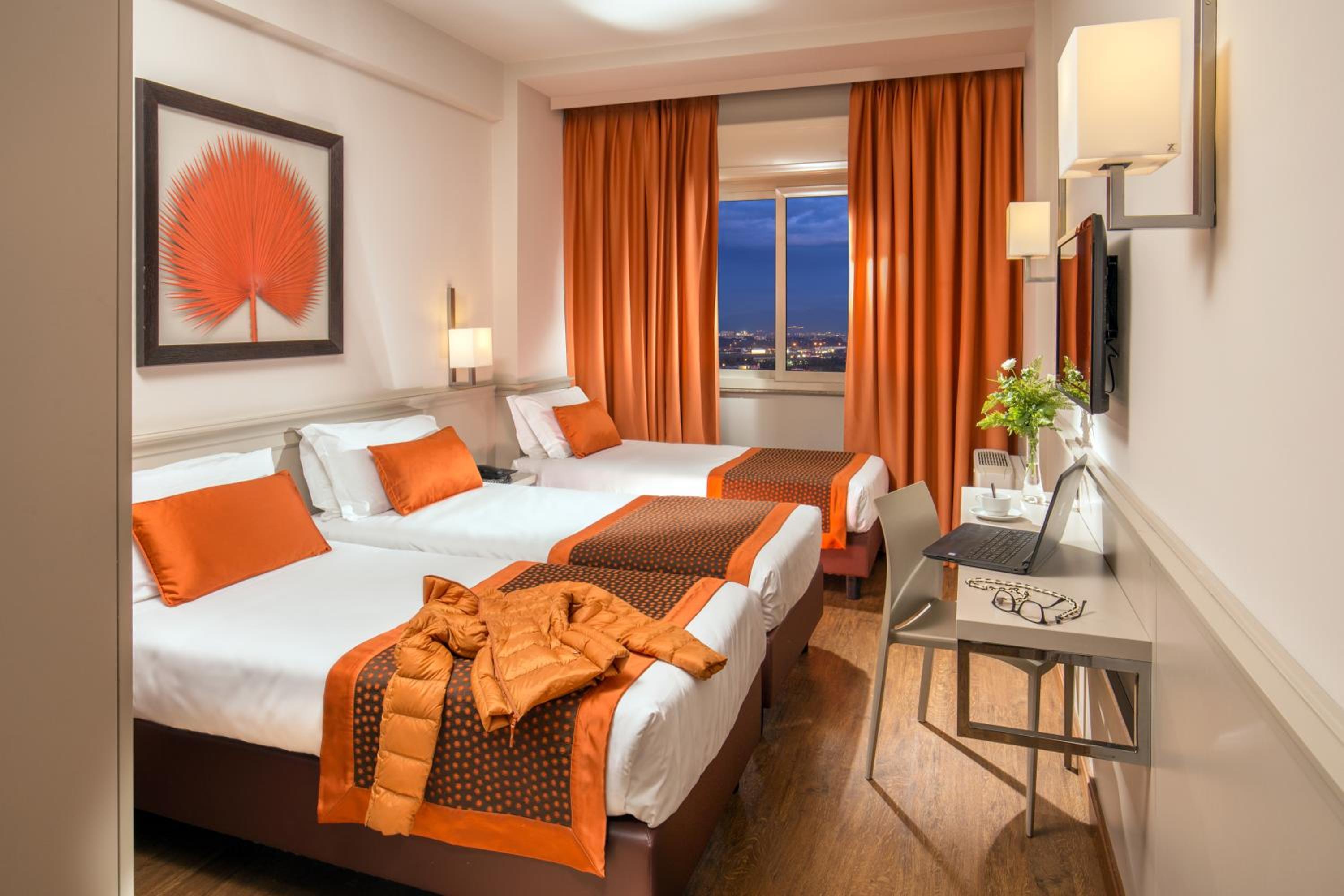 Superior Double or Twin Room thumbnail 6