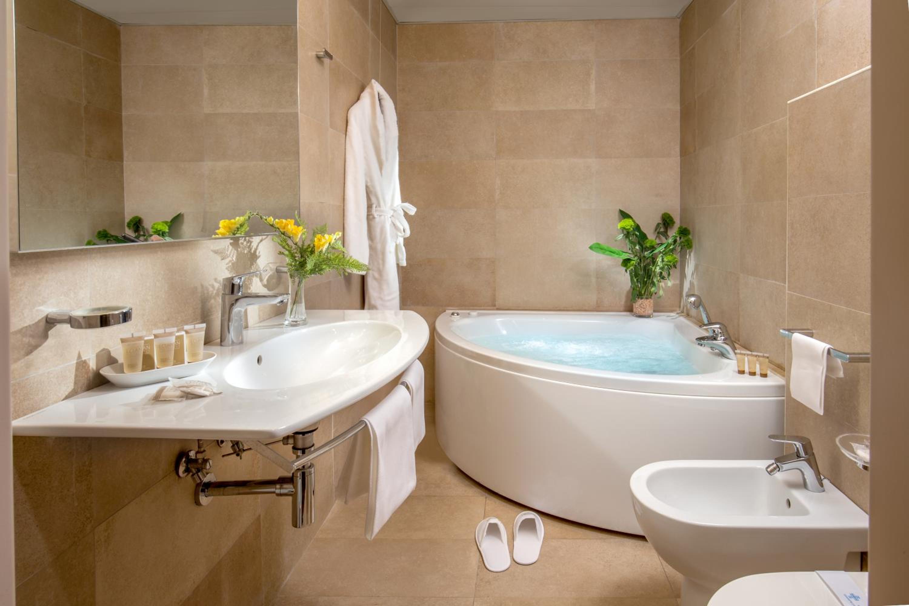 Junior Suite thumbnail 5