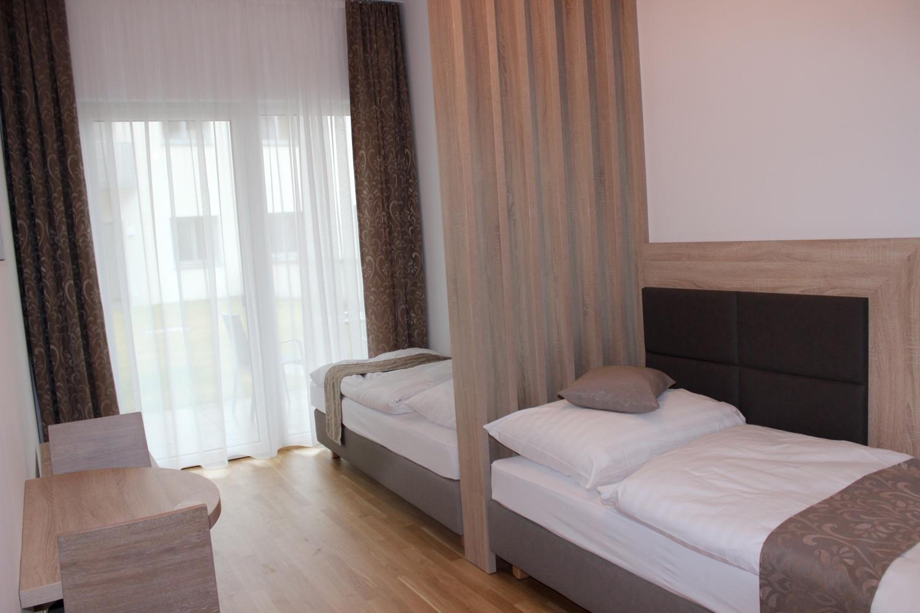 Two-Bedroom Apartment with Terrace  - Photo 4