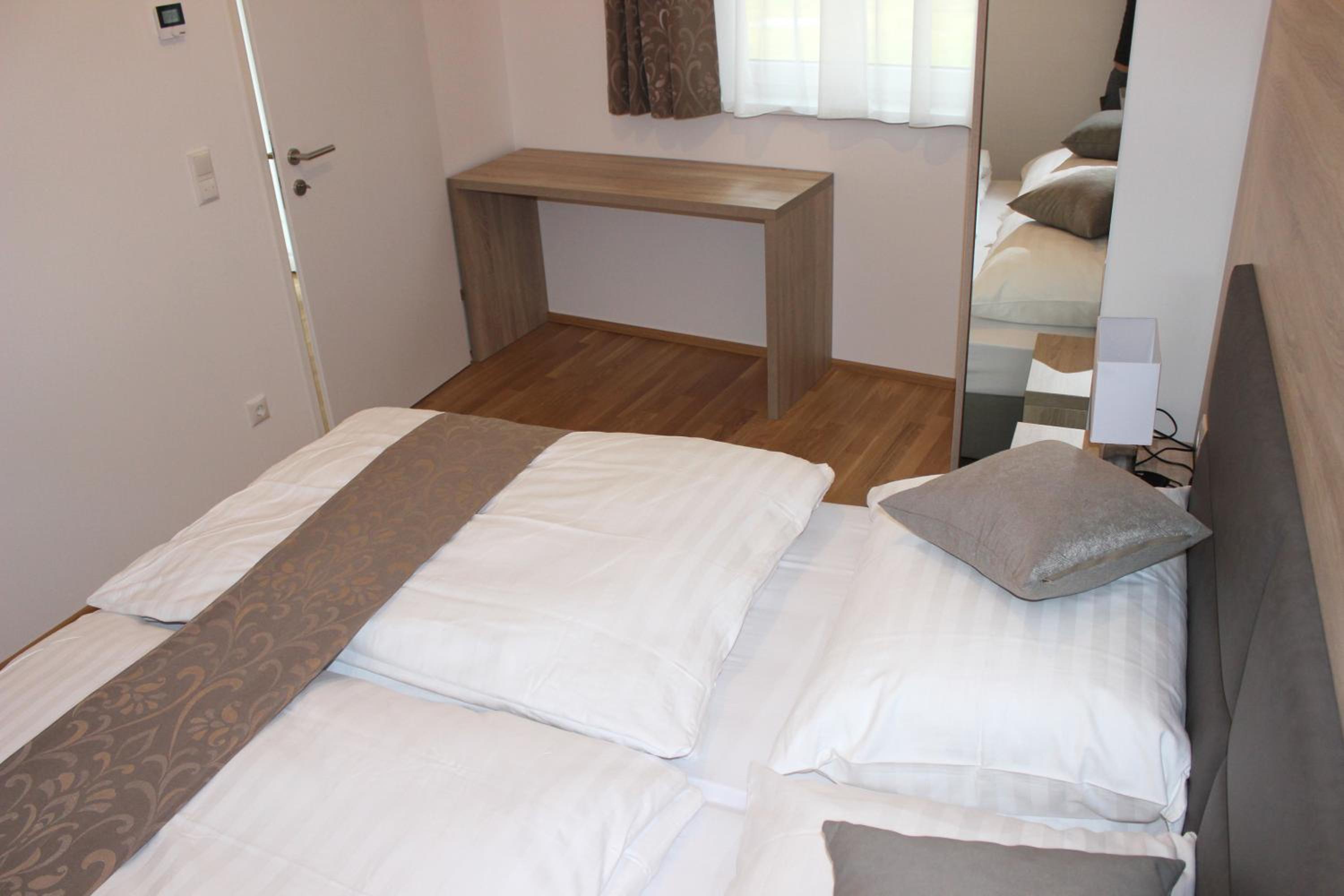 One-Bedroom Apartment with Terrace  photo 1