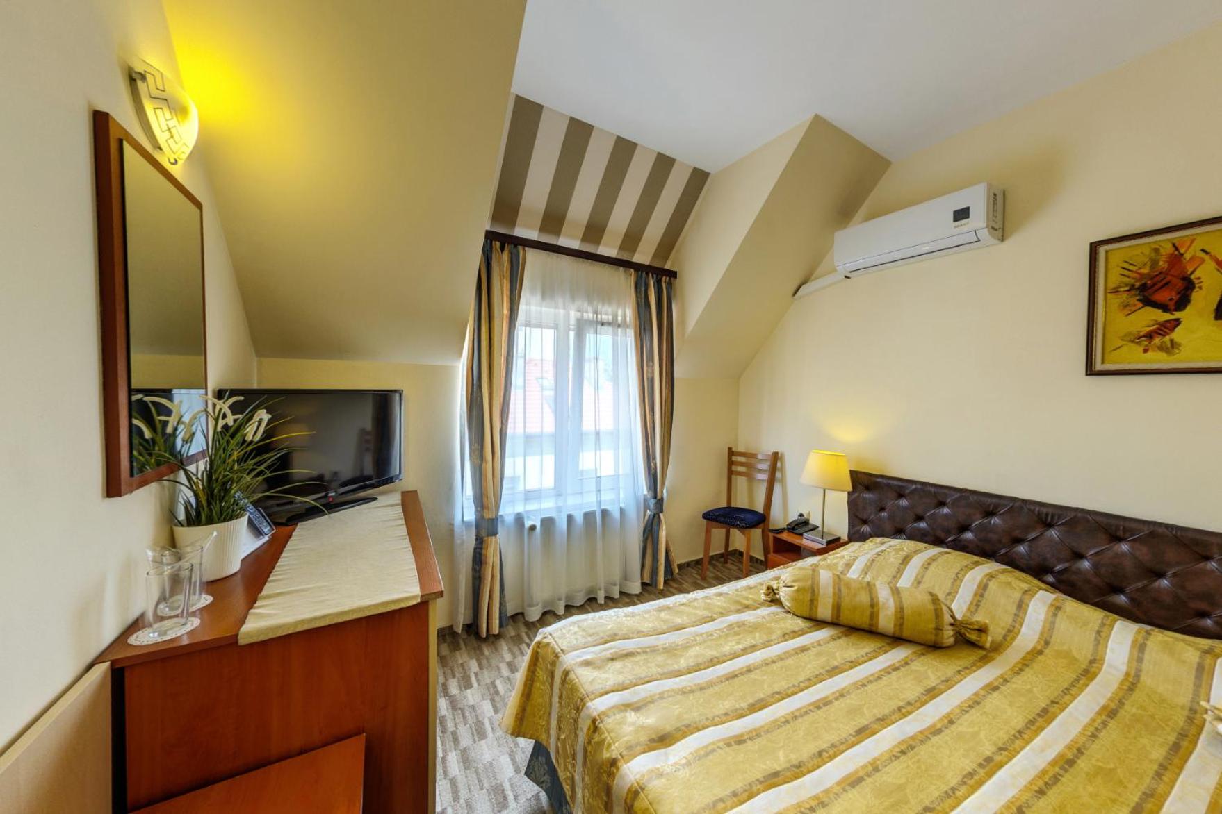 Economy Double or Twin Room photo 1