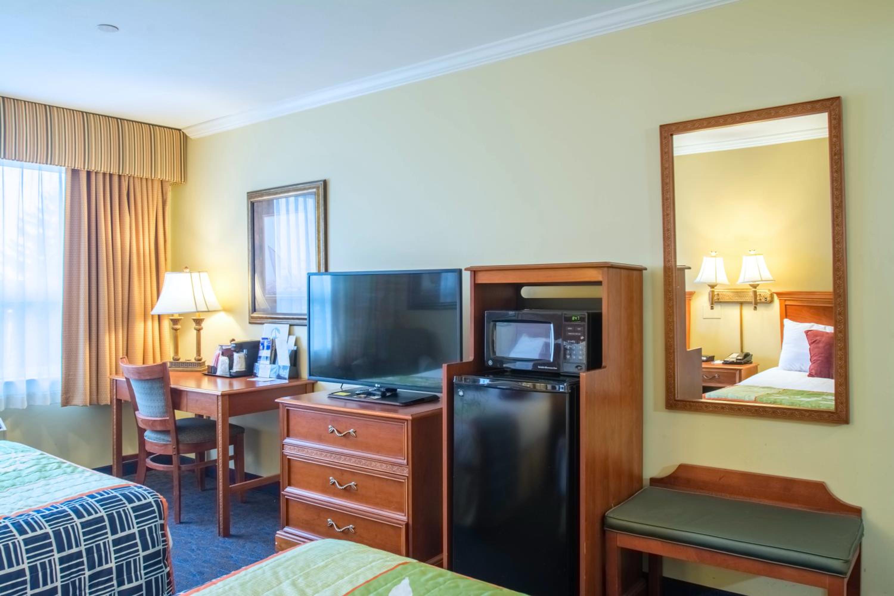 Standard Double Room with Two Double Beds - Photo 3