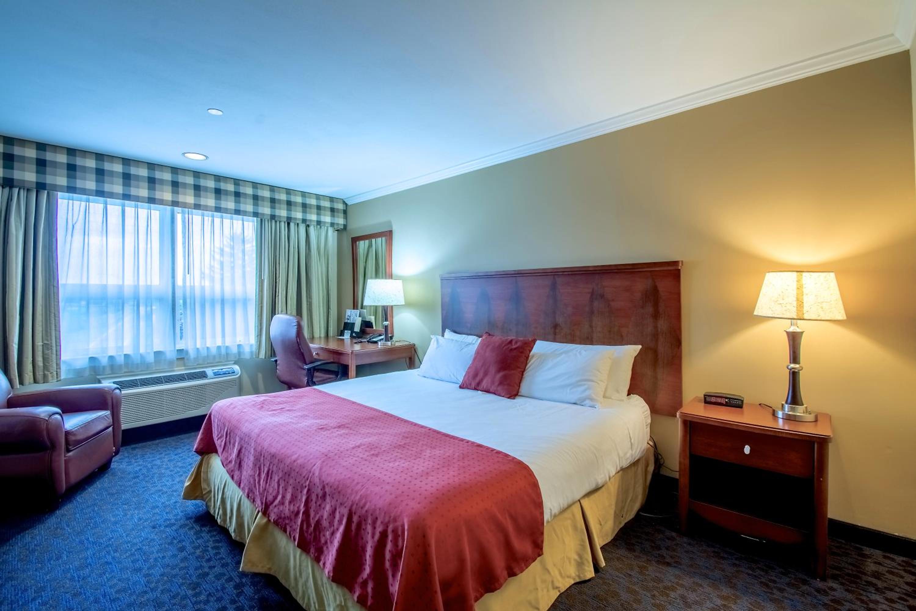 Standard King Room - Photo 1
