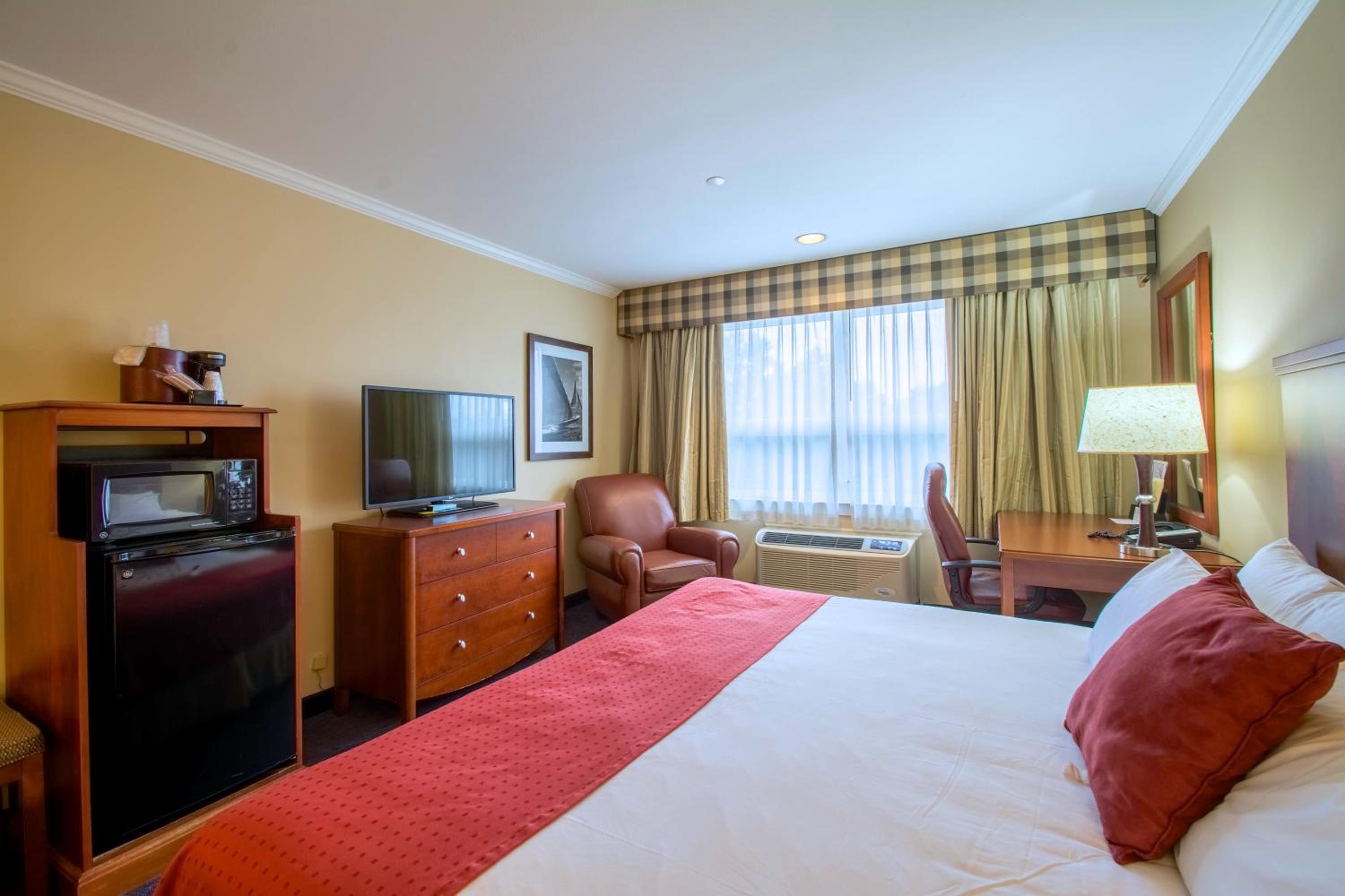 Standard King Room - Photo 2