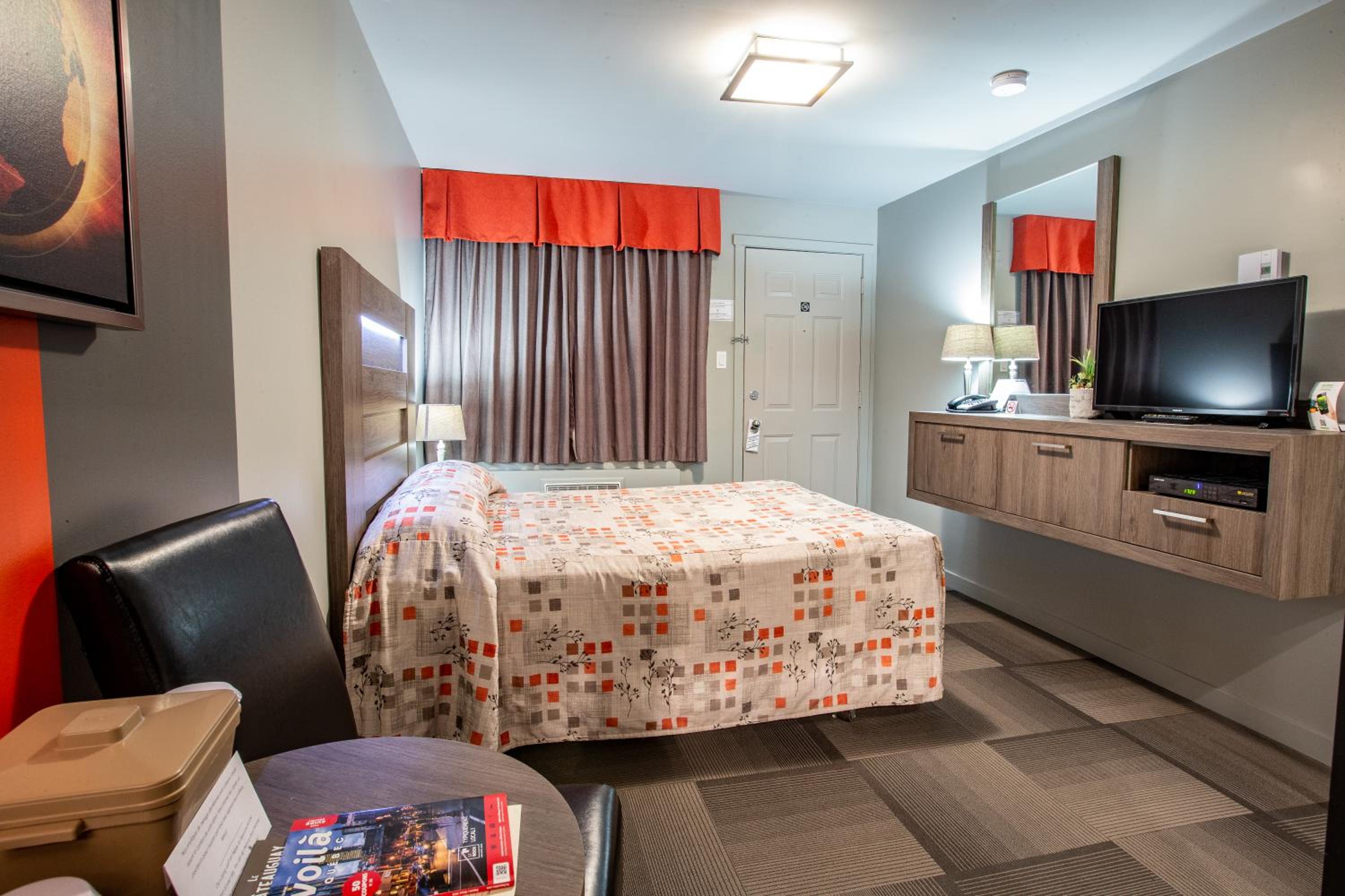 Double Room - Photo 2