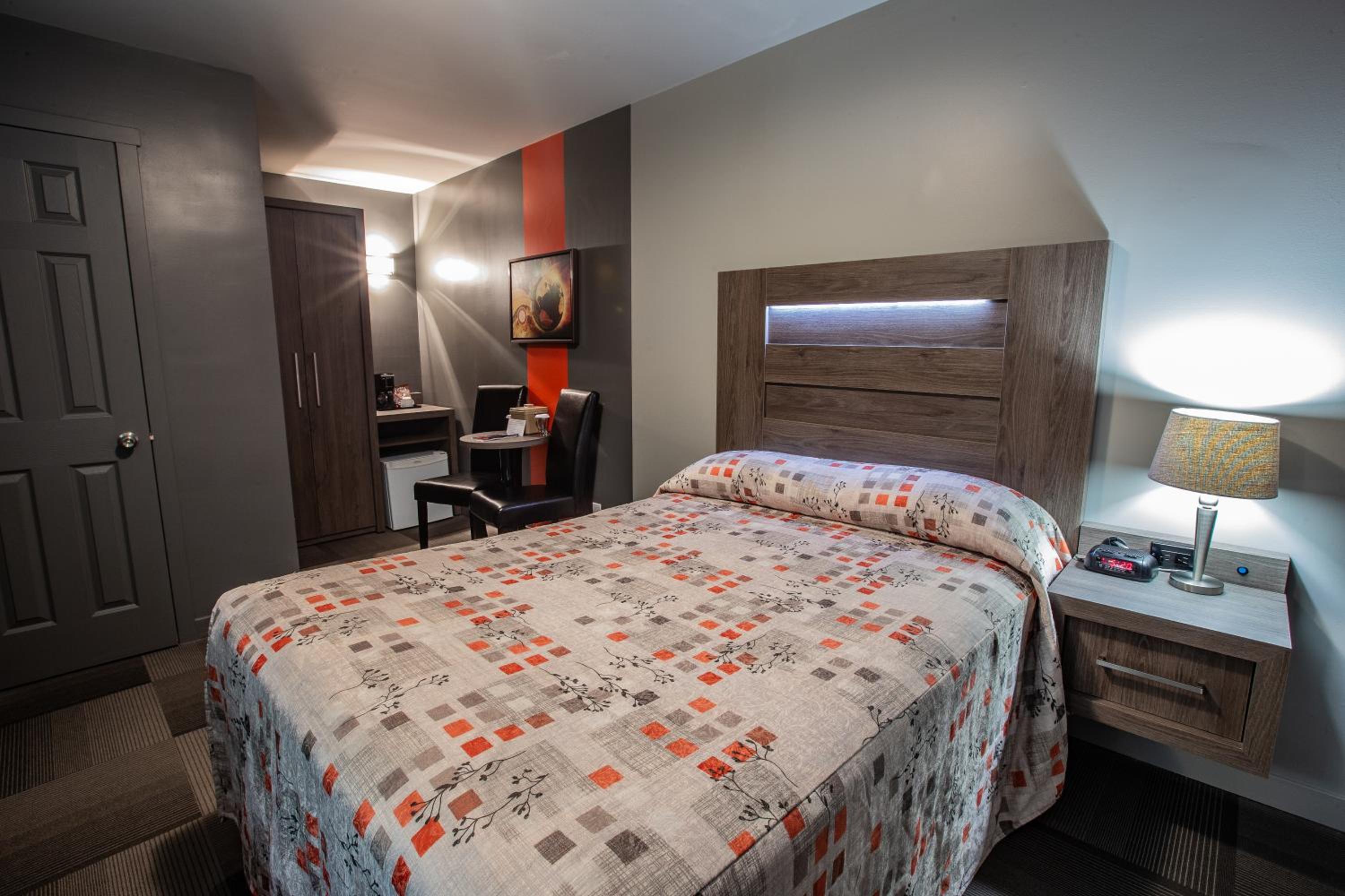 Double Room - Photo 5