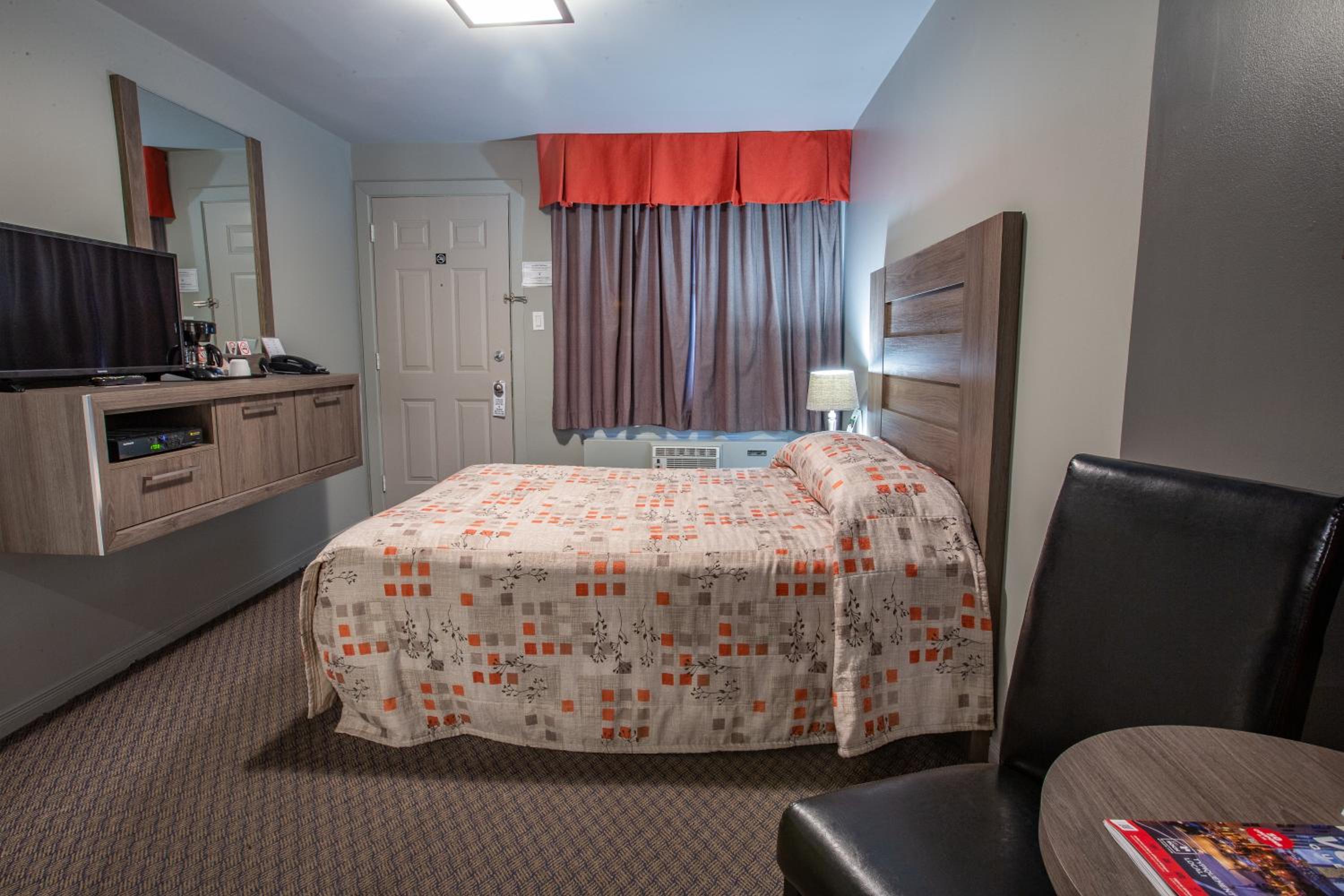 Double Room - Photo 8