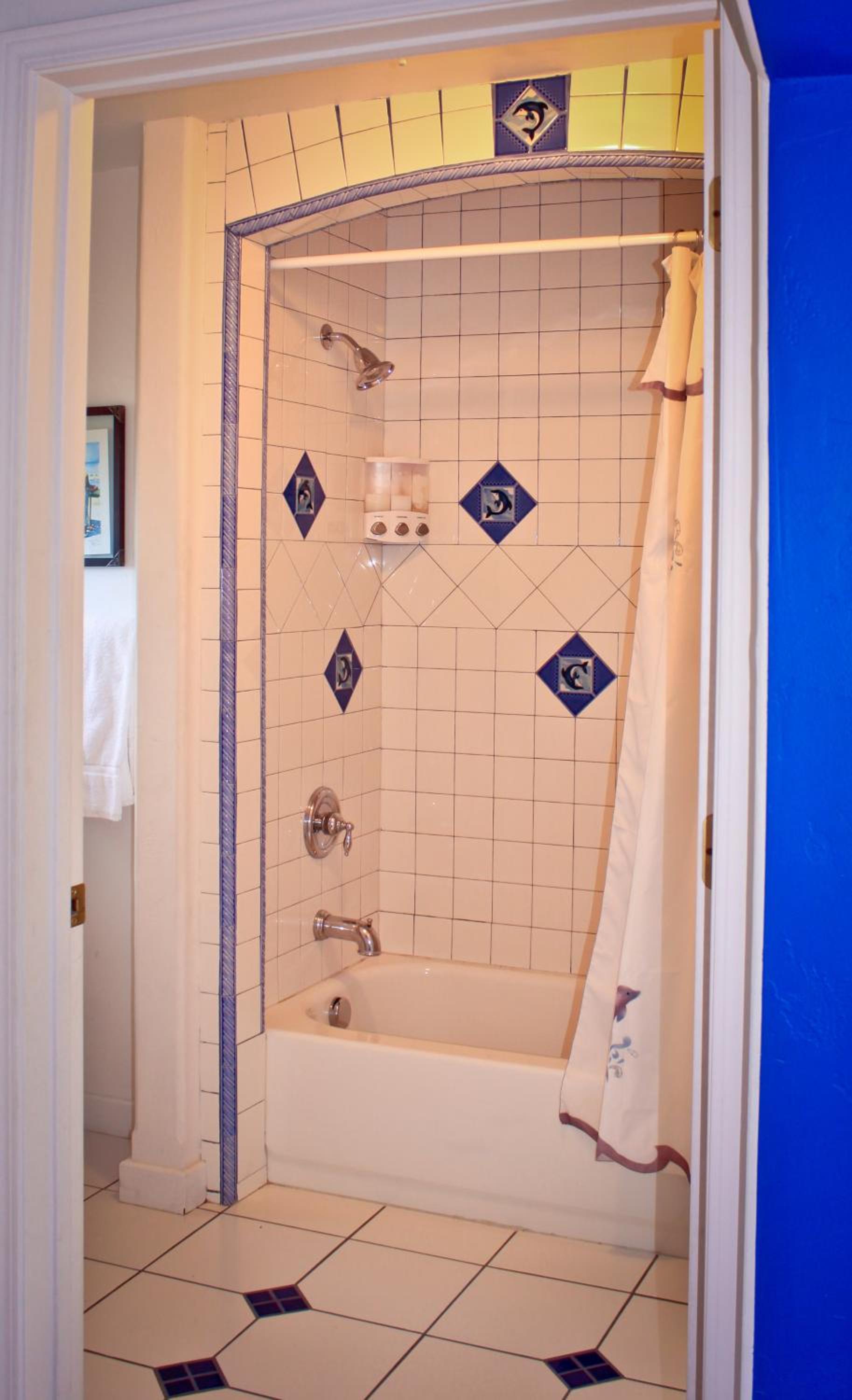 Queen Bungalow - Photo 3