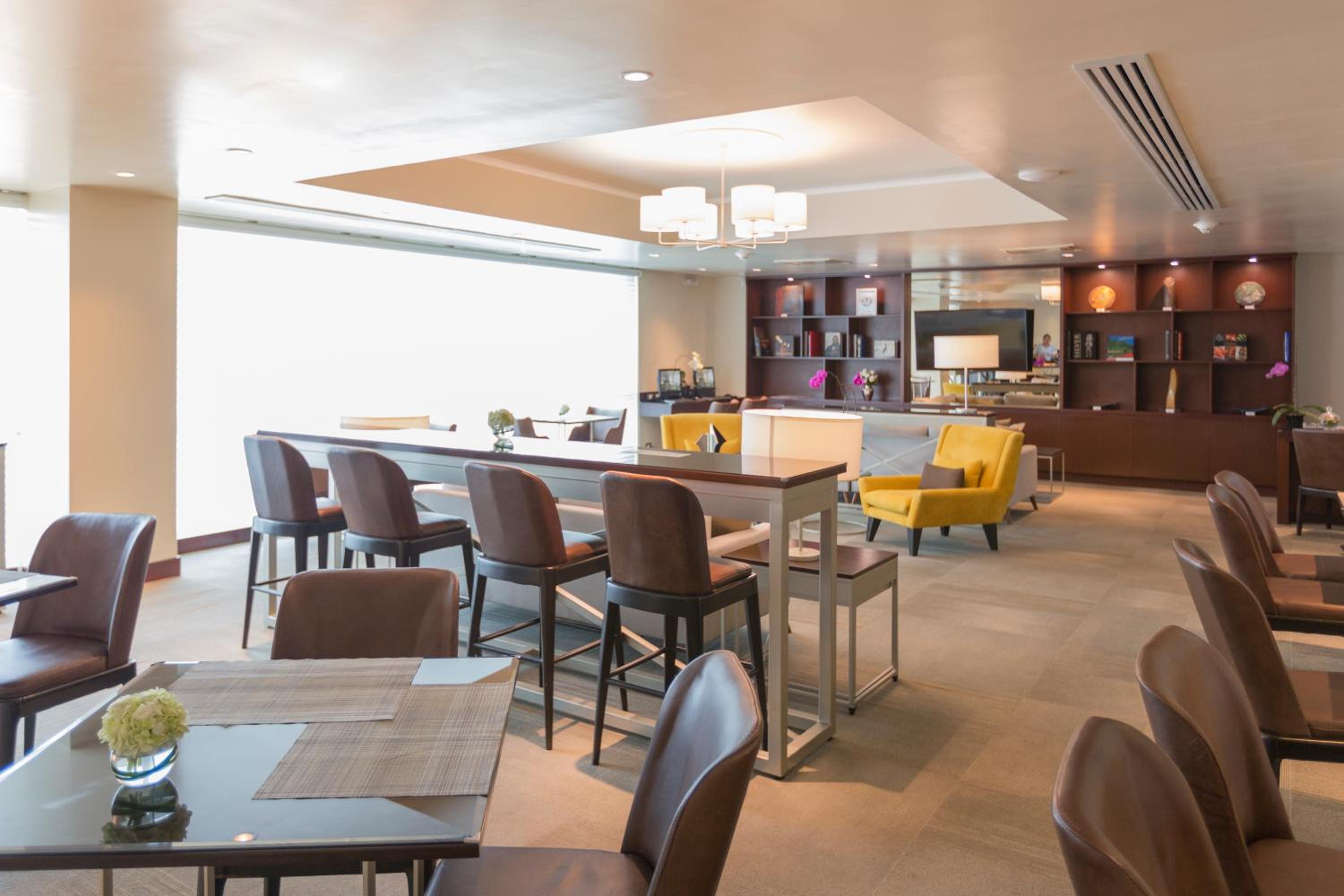 Executive Room - Photo 6