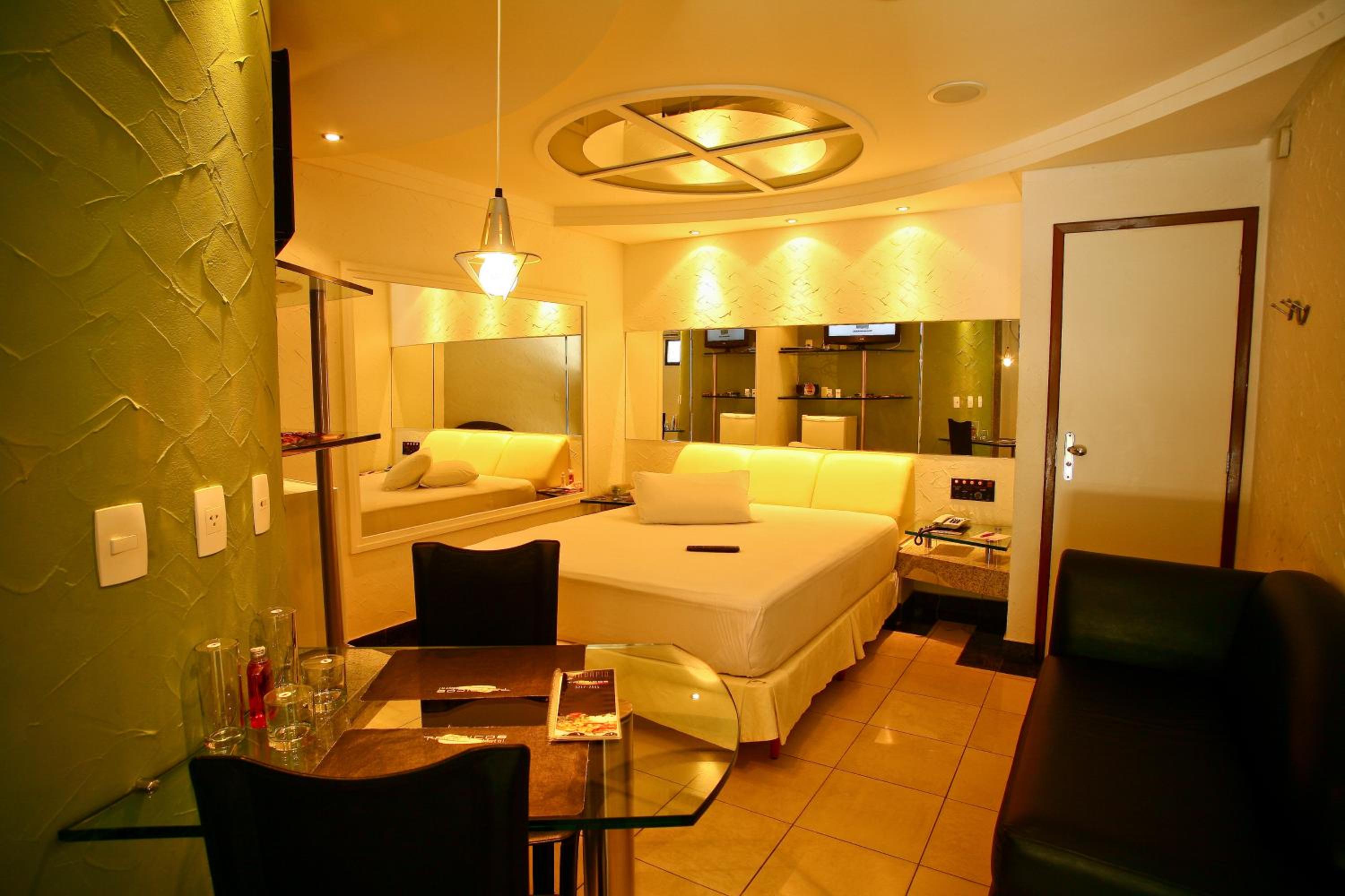 Standard Double Room - Photo 2
