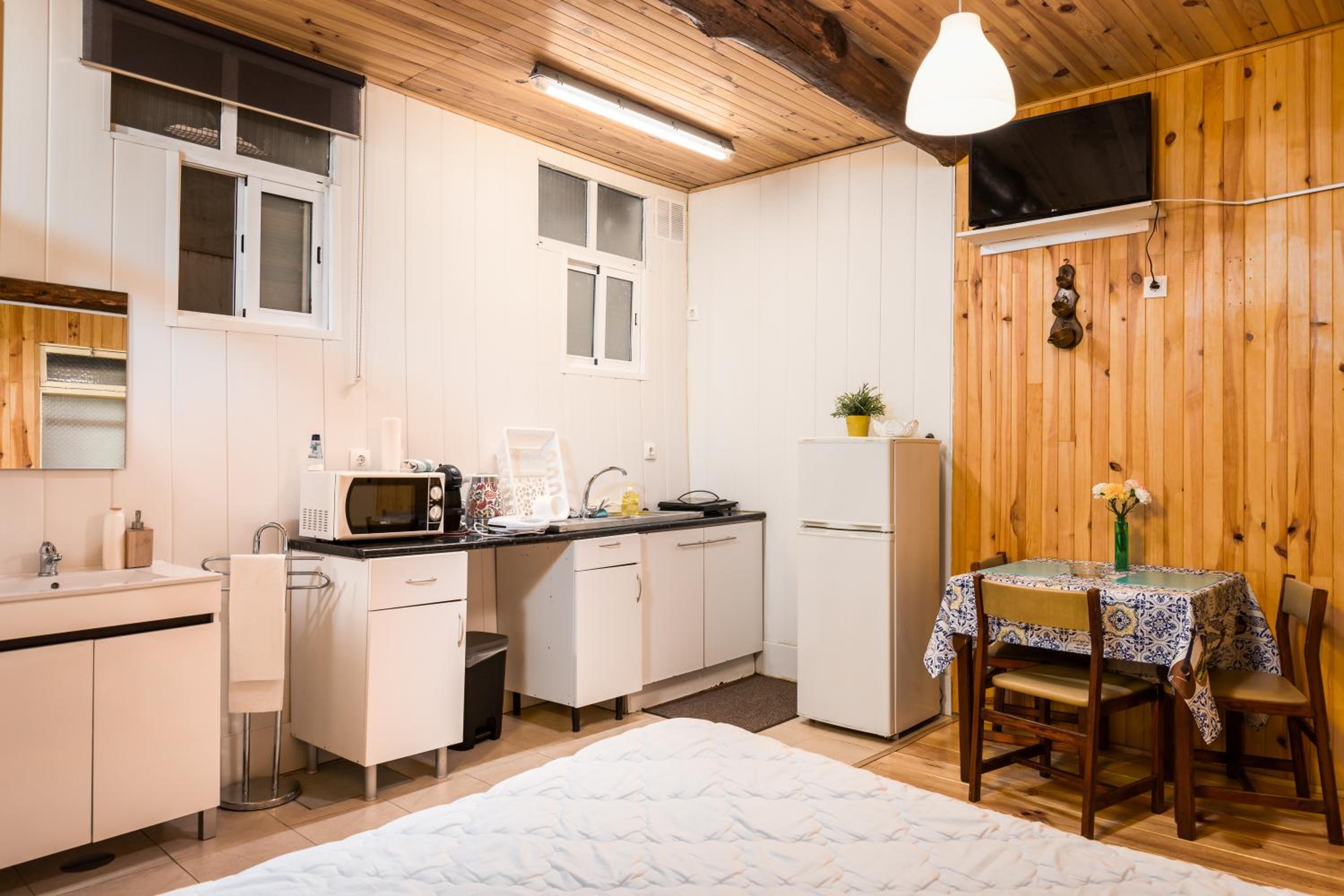 Studio with Terrace - Photo 8