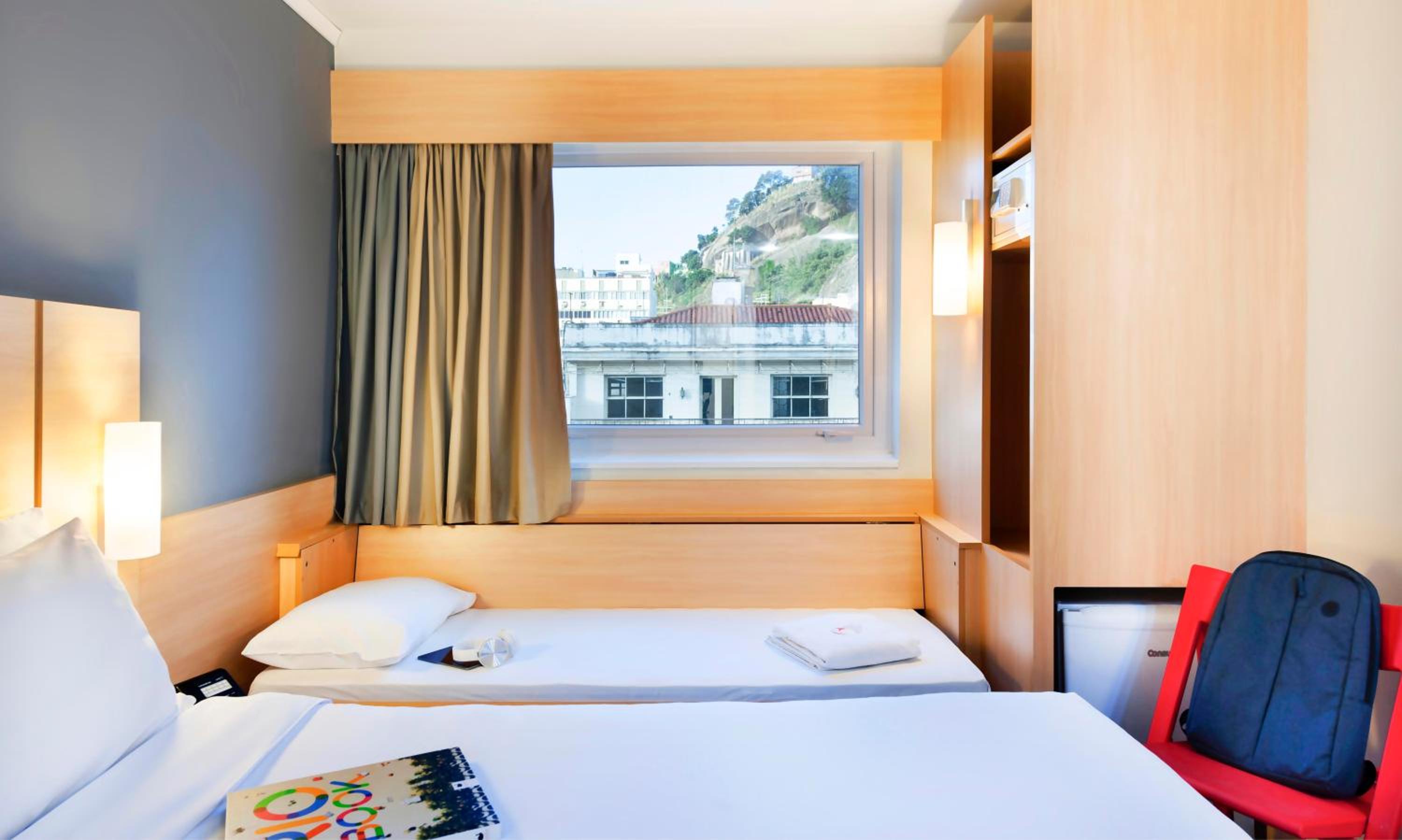 Standard Room with One Double Bed and One Single Bed photo 3
