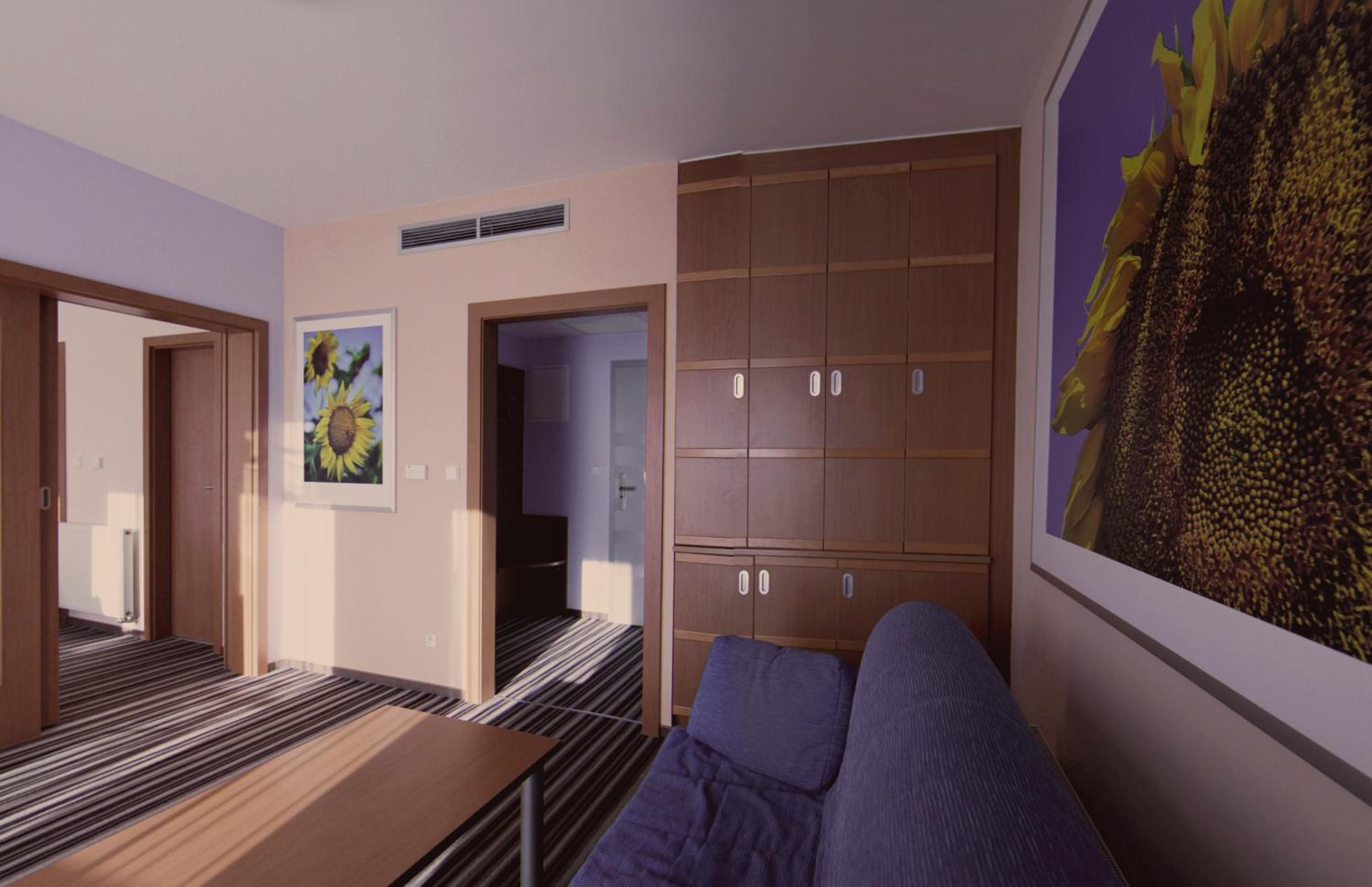 Apartment photo 2