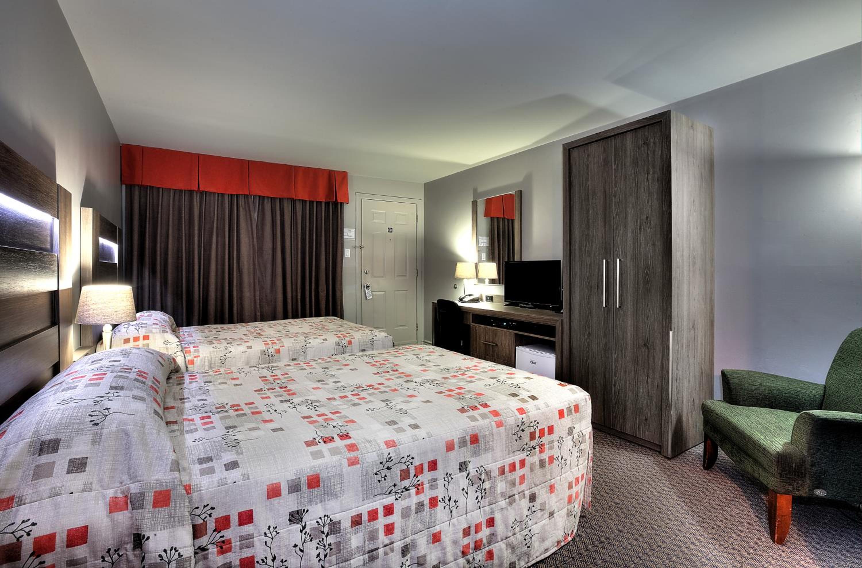 Standard Double Room with Two Double Beds - Photo 3