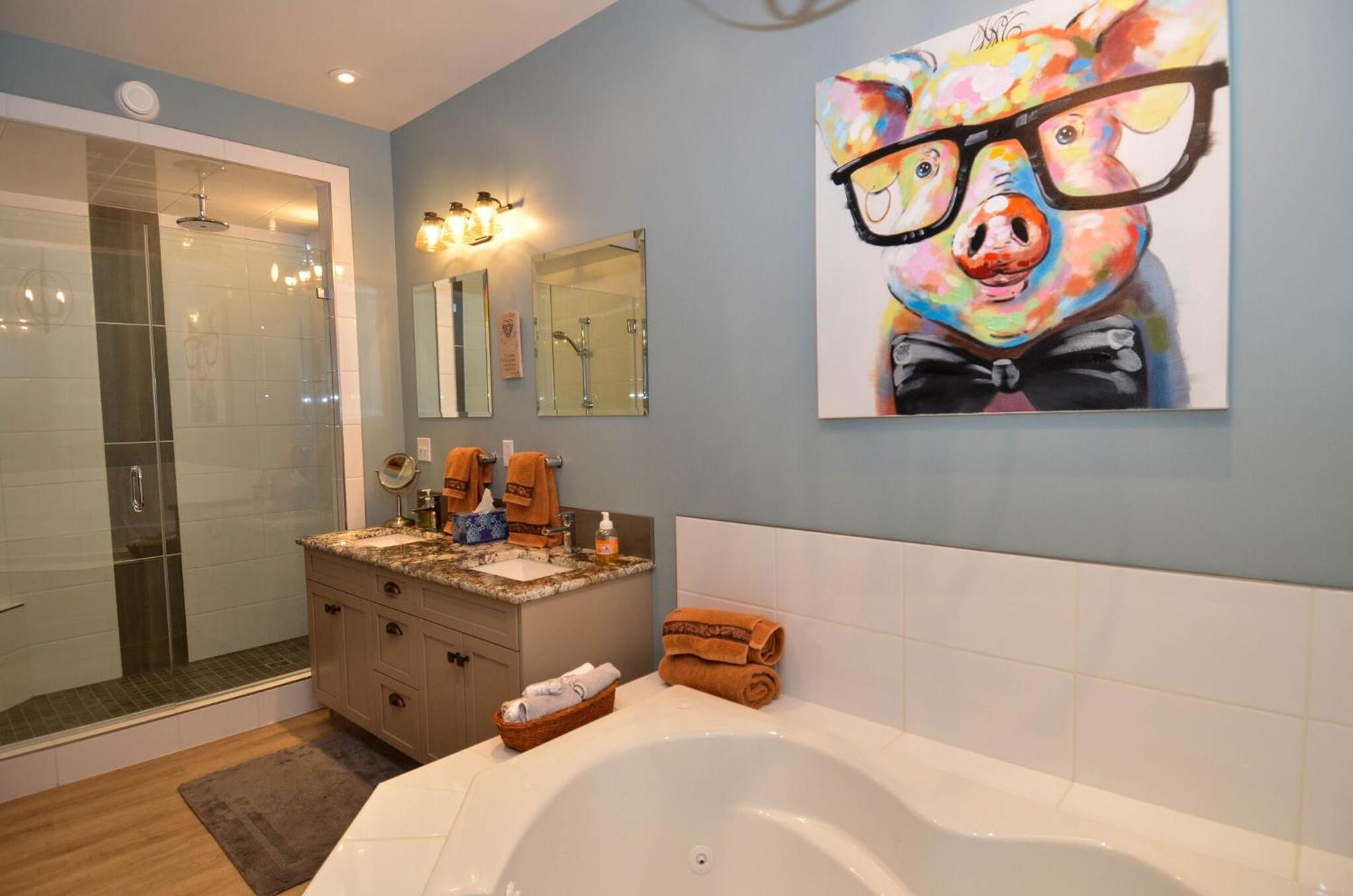 Deluxe King Suite photo 2