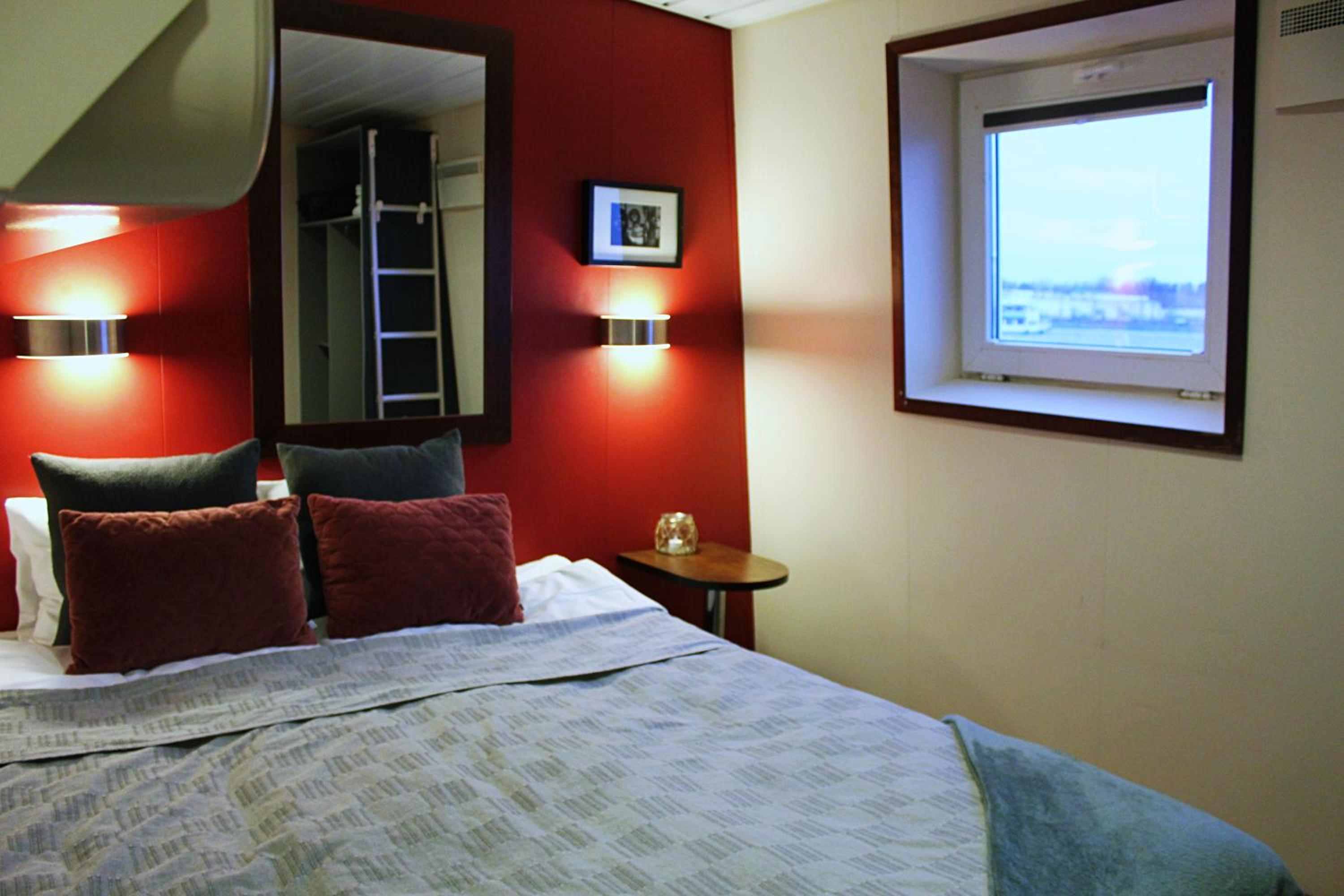 Double Room with Lake View - No pets - Photo 5