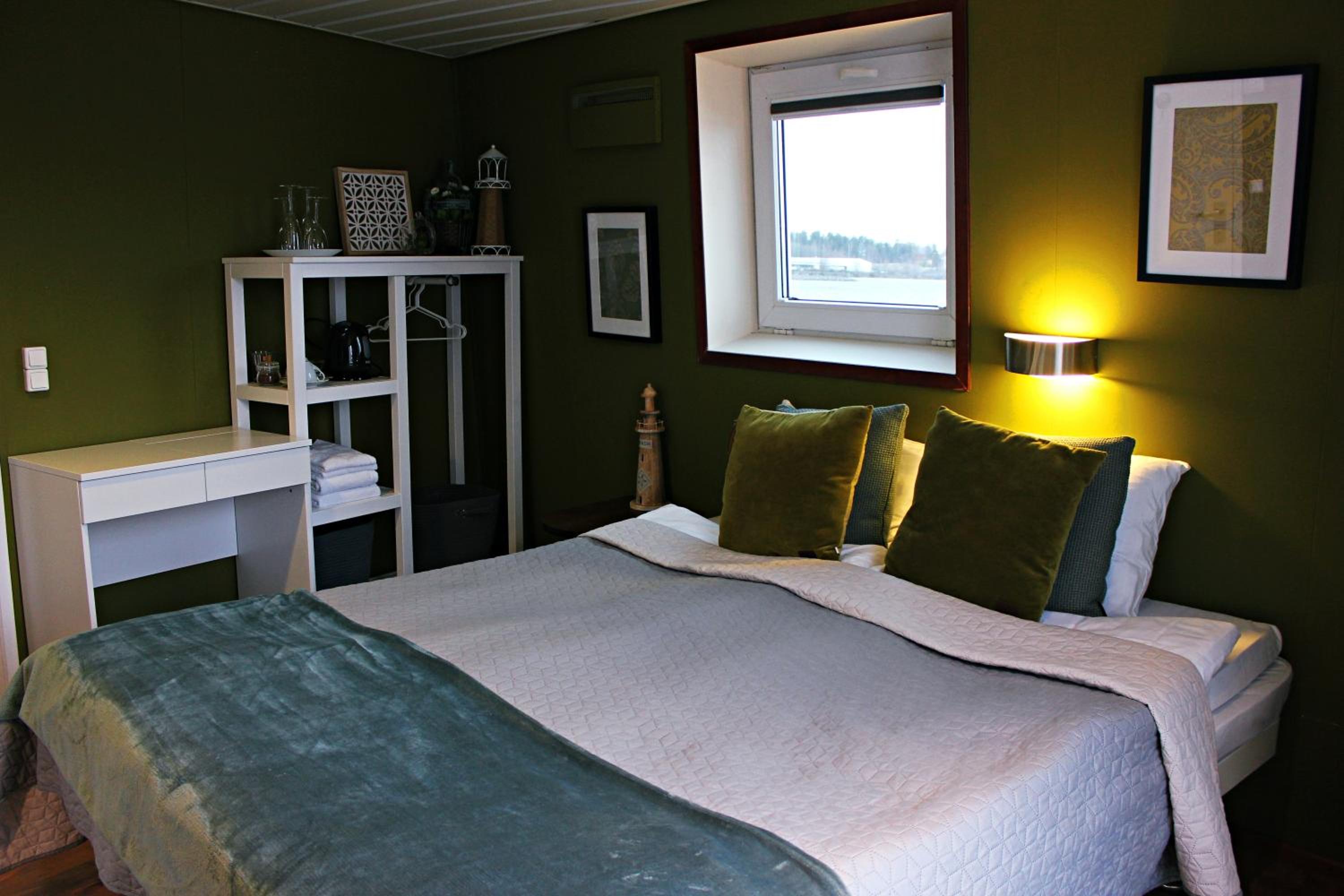 Suite with Terrace - No pets - Photo 3