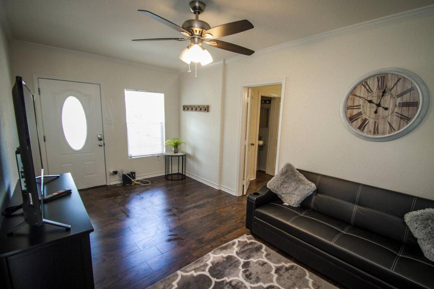 Two-Bedroom Apartment - Photo 12
