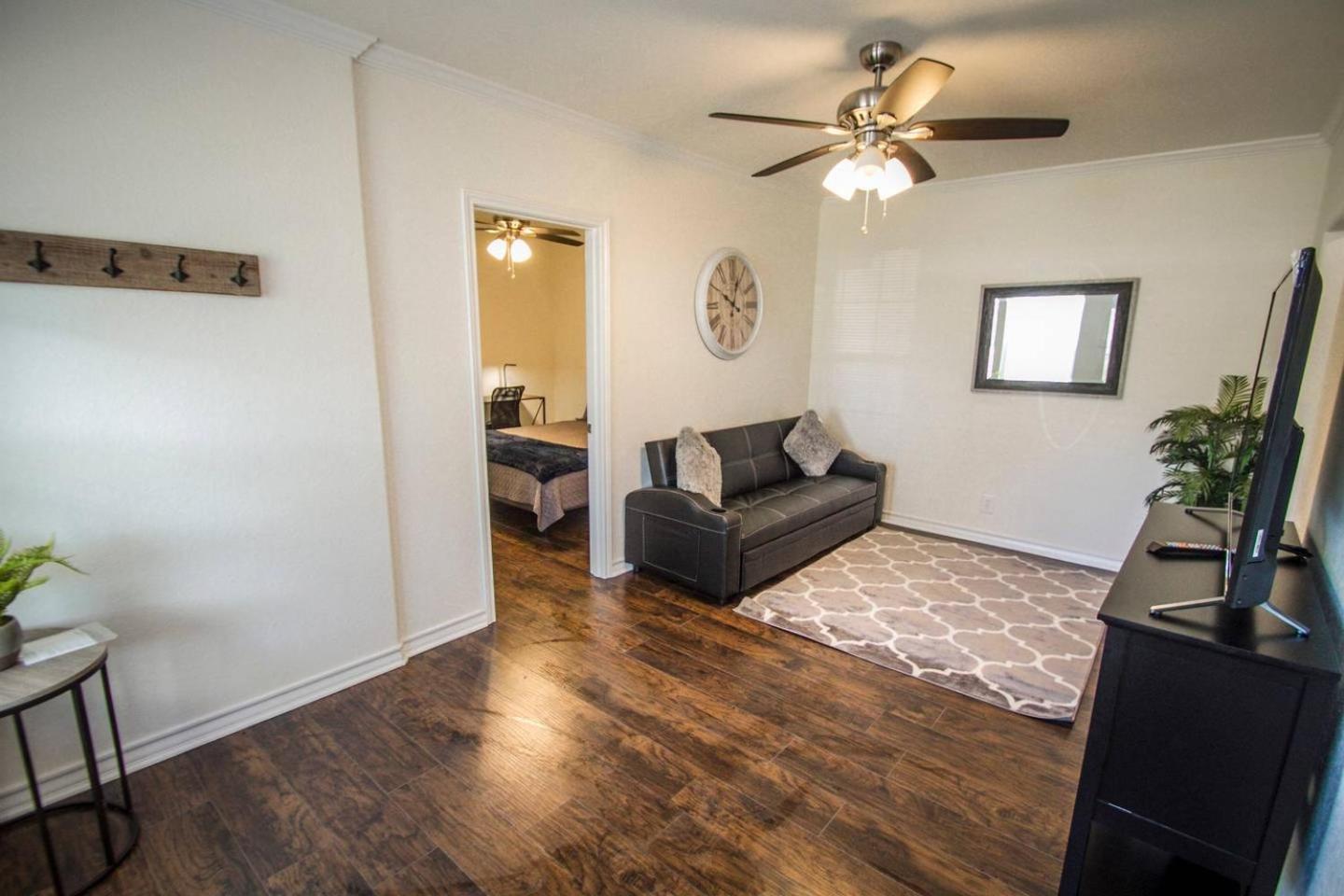 Two-Bedroom Apartment - Photo 16