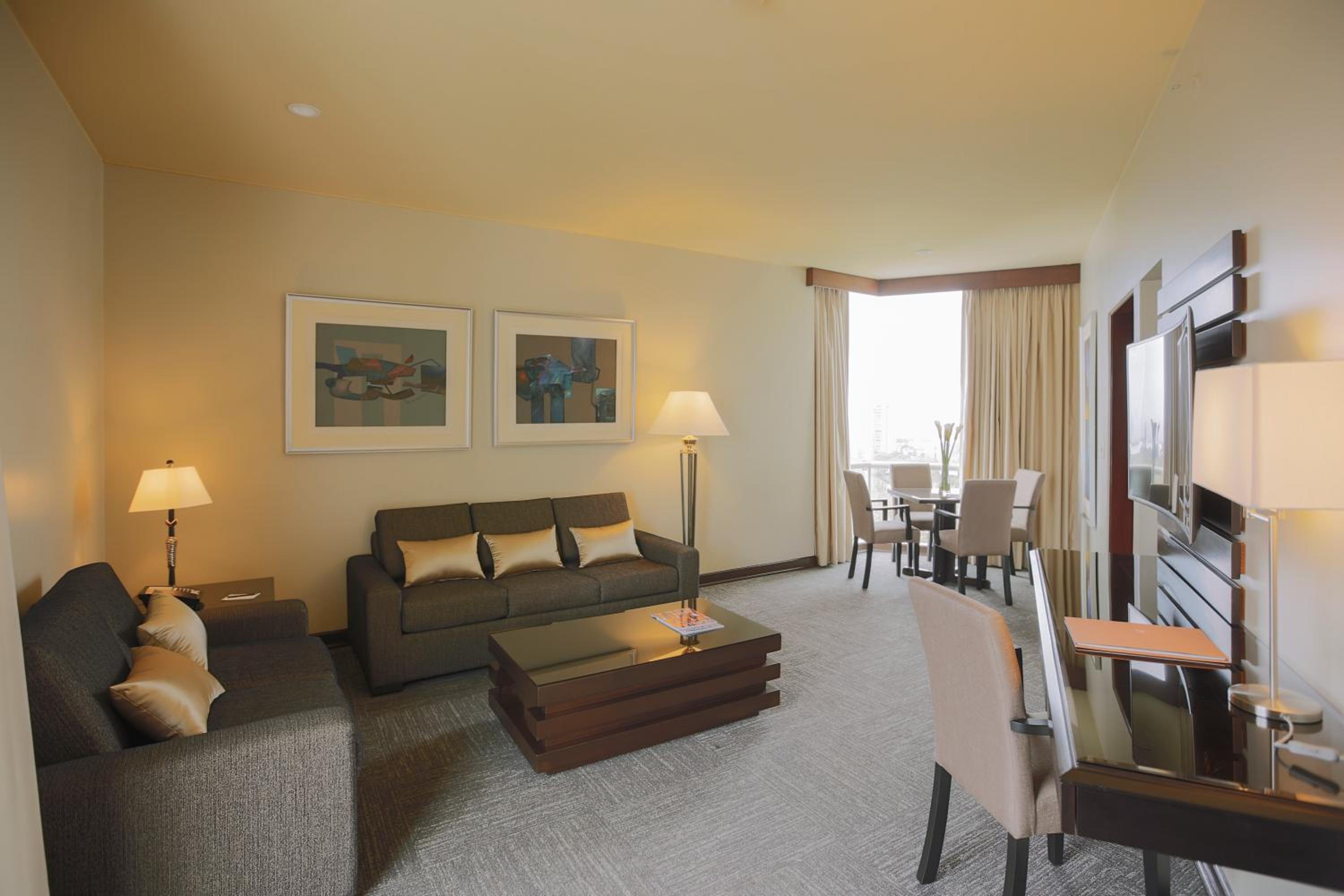 Senior Suite - Photo 10