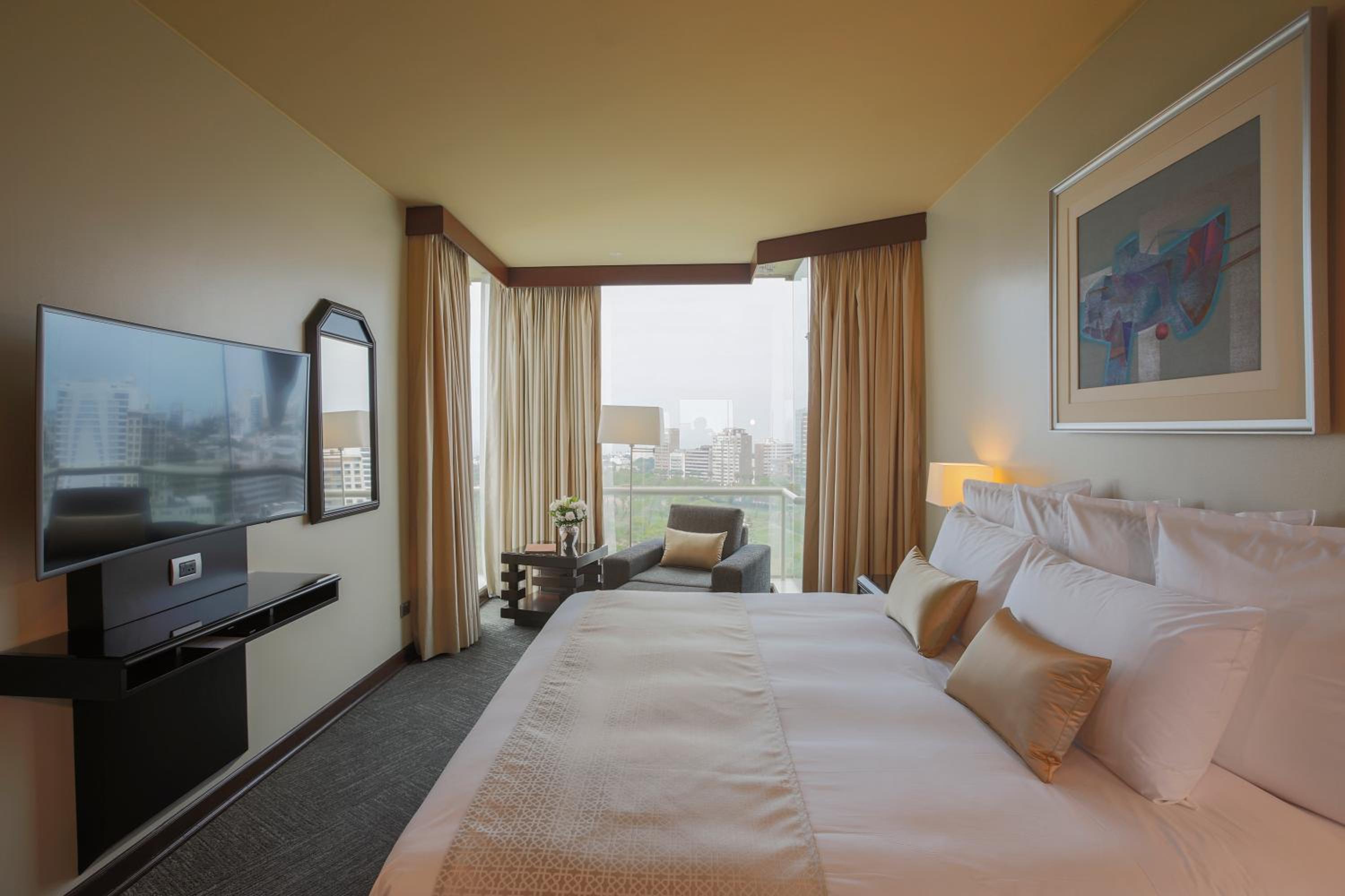 Senior Suite - Photo 12