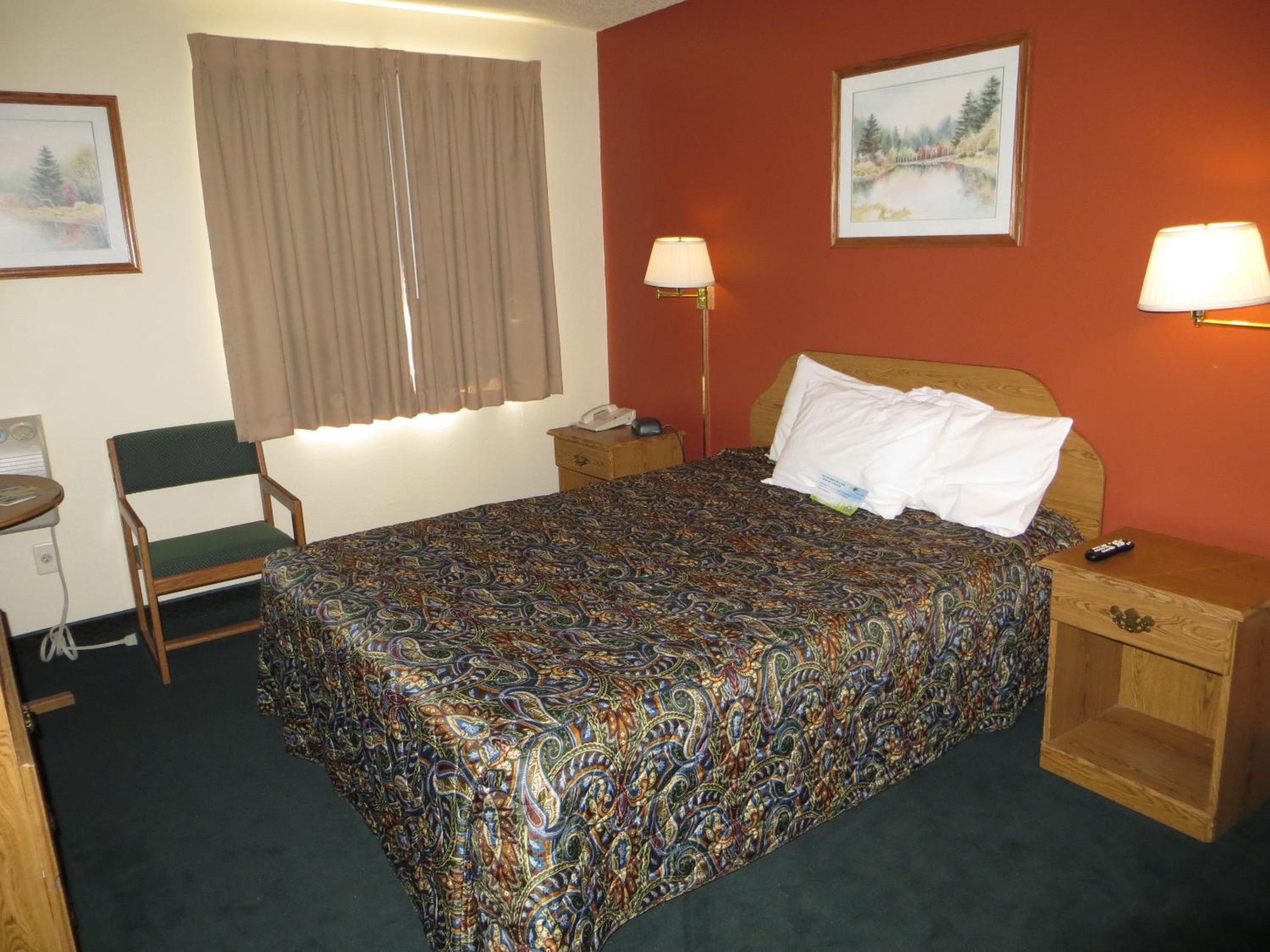 Queen Room - Disability Access - Non-Smoking