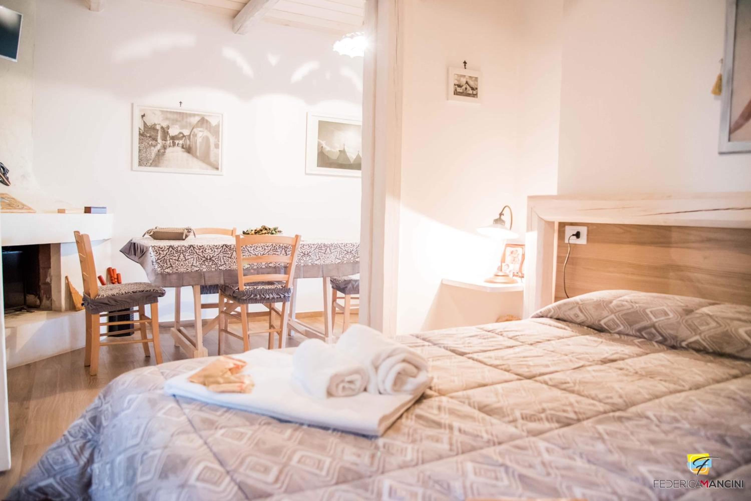 Deluxe One-Bedroom Apartment with Garden View photo 3