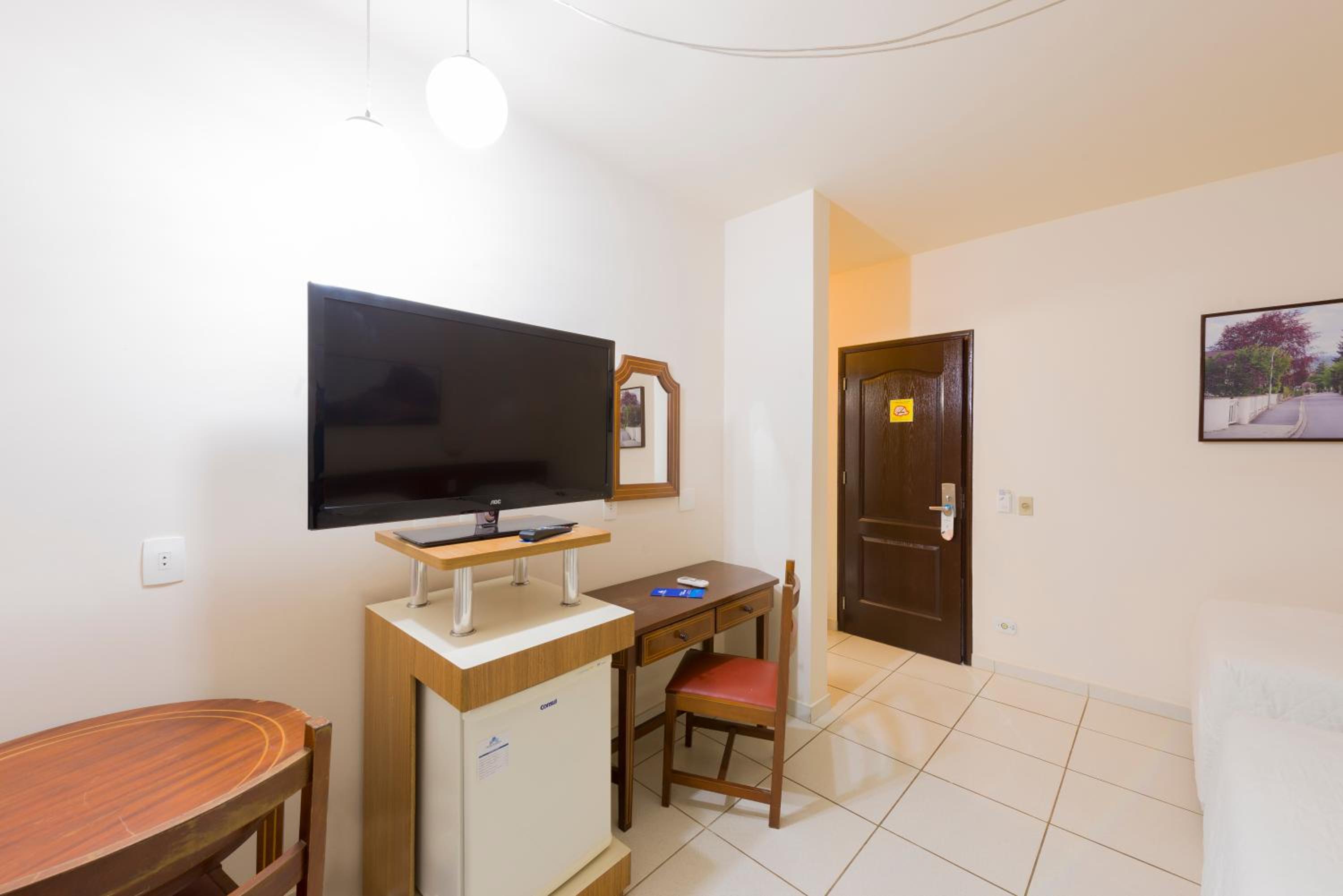 Standard Double or Twin Room - Photo 6