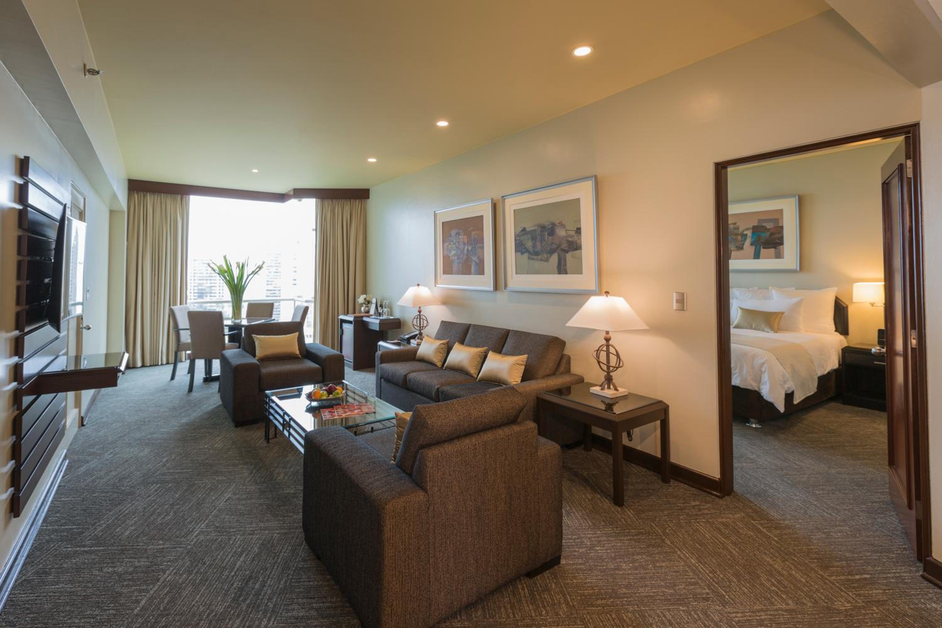 Deluxe Suite - Photo 2