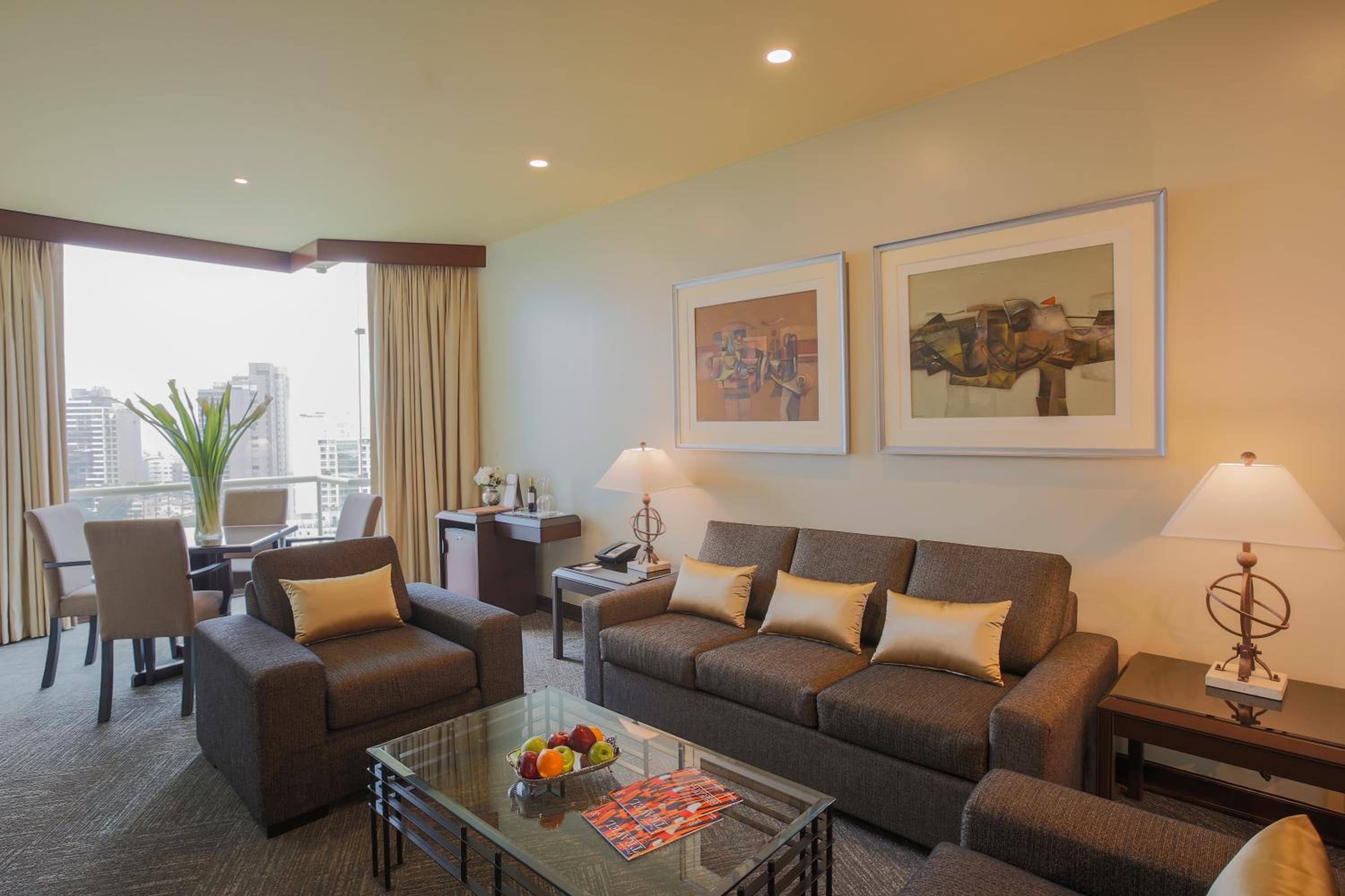 Deluxe Suite - Photo 3