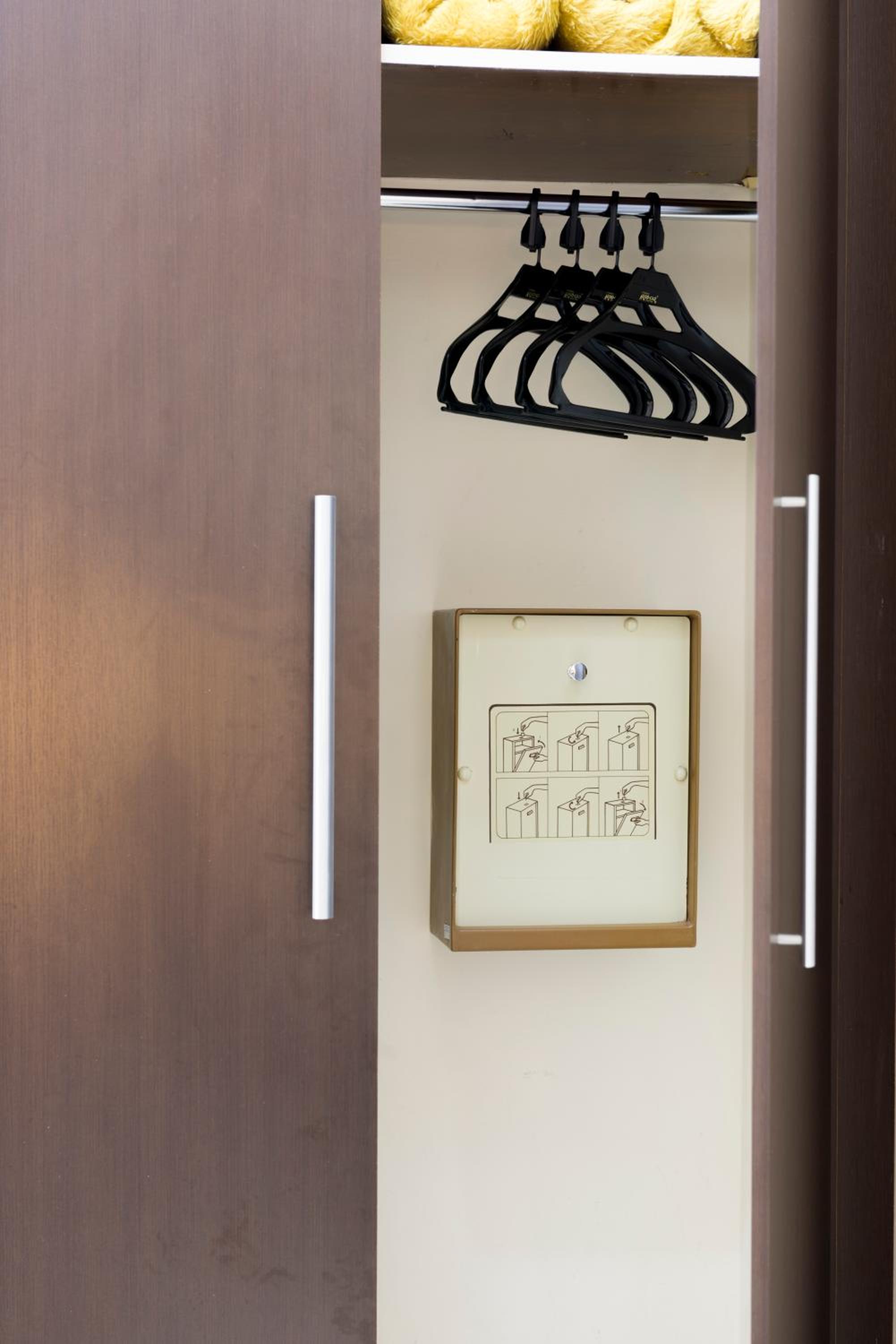 Standard Double or Twin Room - Photo 5
