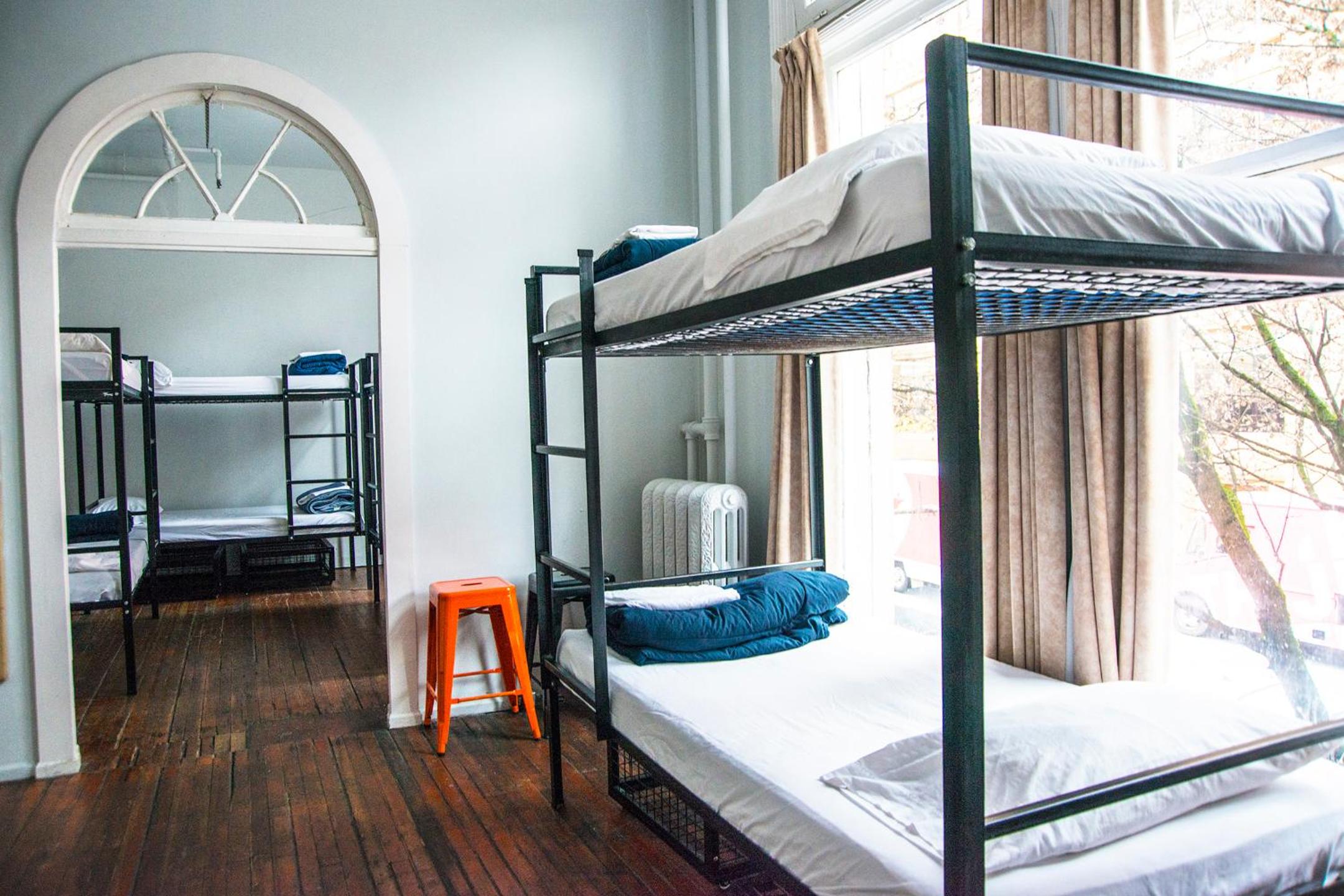 Bed in 8-Bed Mixed Dormitory Room photo 1