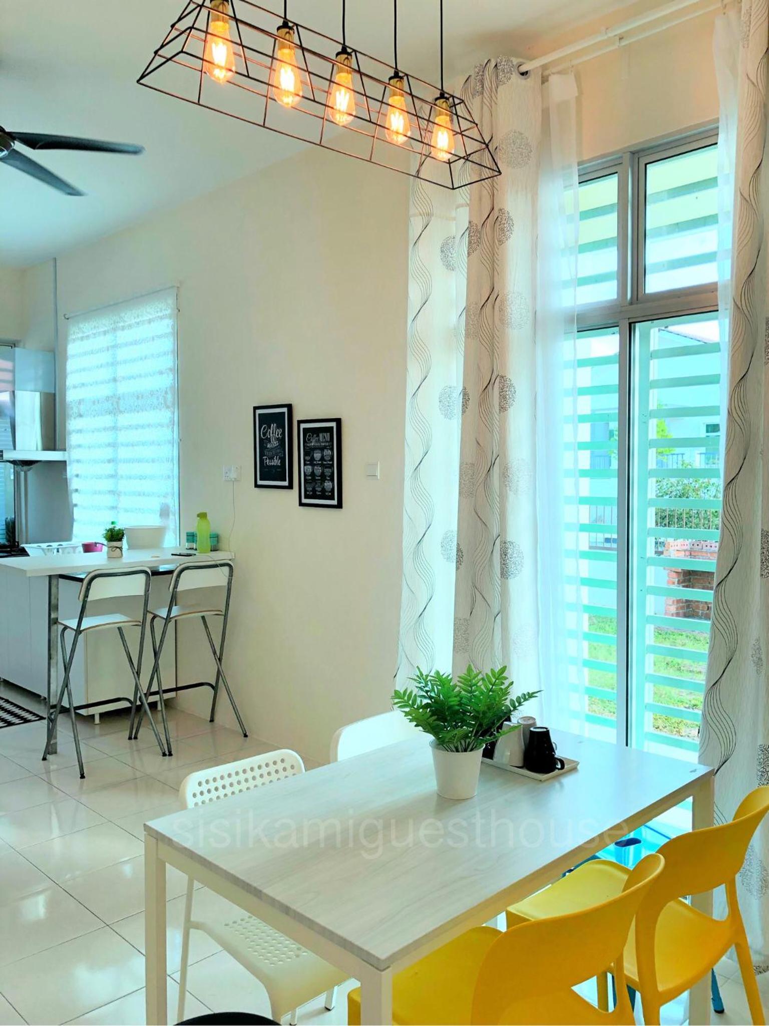 Three-Bedroom House photo 1