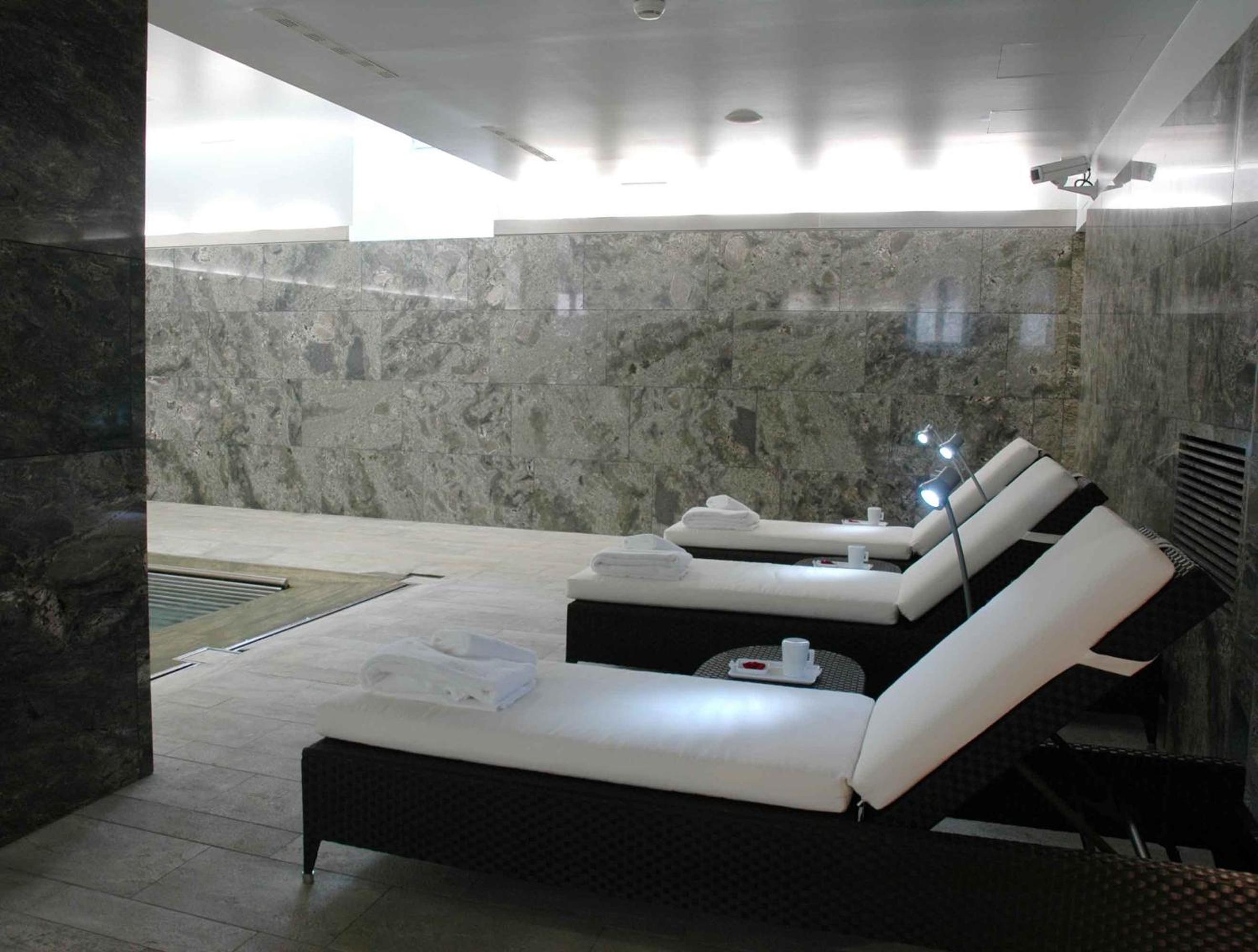 Double Room with Spa Access - Photo 3